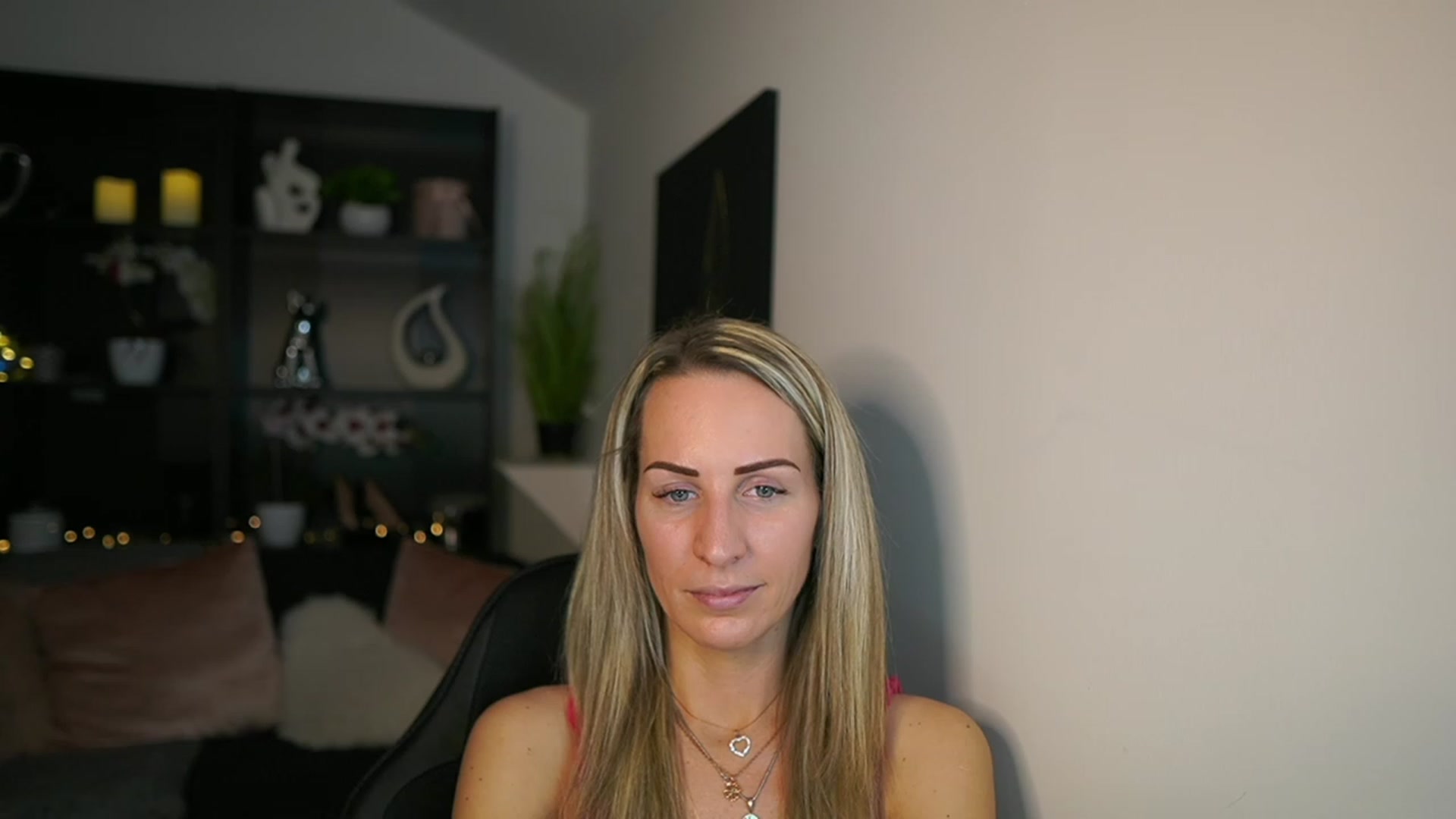 Gallery image thumbnail from Nikki__Sexx__'s myfreecams stream on, 02/16/2024, 24:02 image 7 of 20