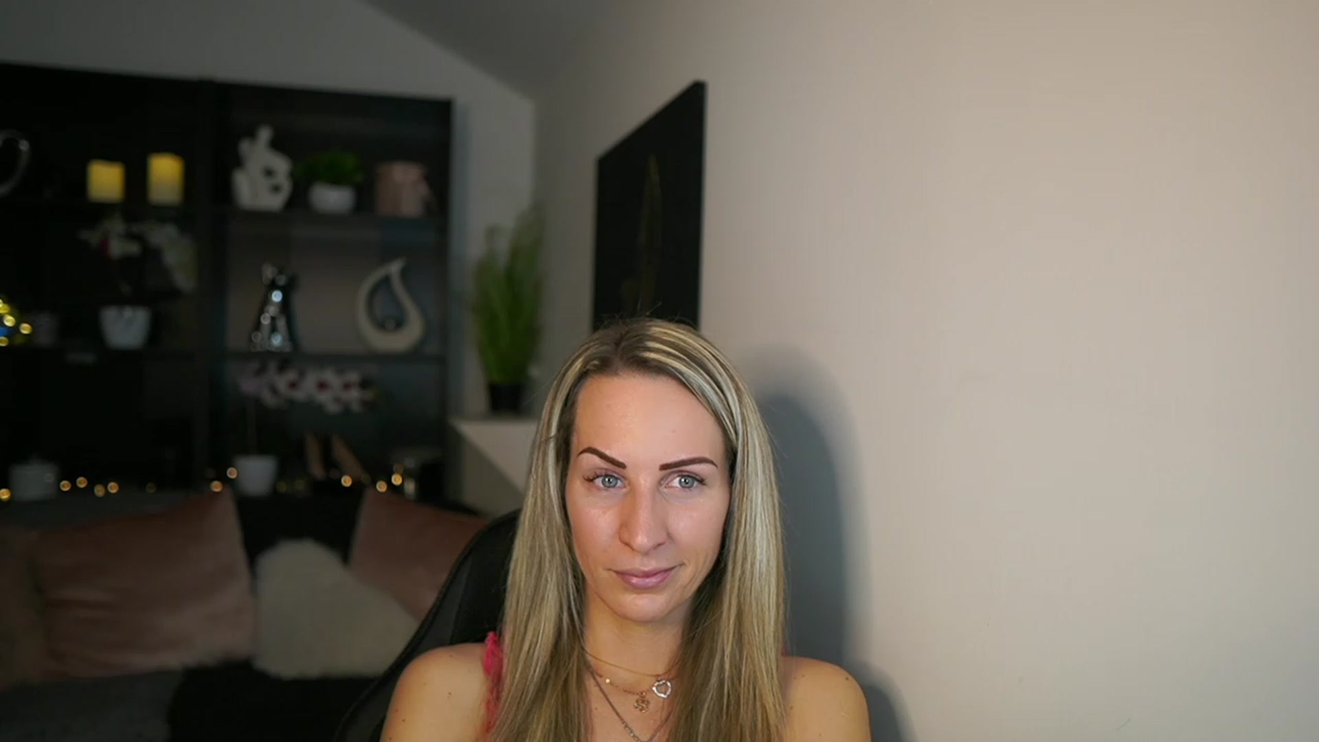 Gallery image thumbnail from Nikki__Sexx__'s myfreecams stream on, 02/16/2024, 24:02 image 3 of 20