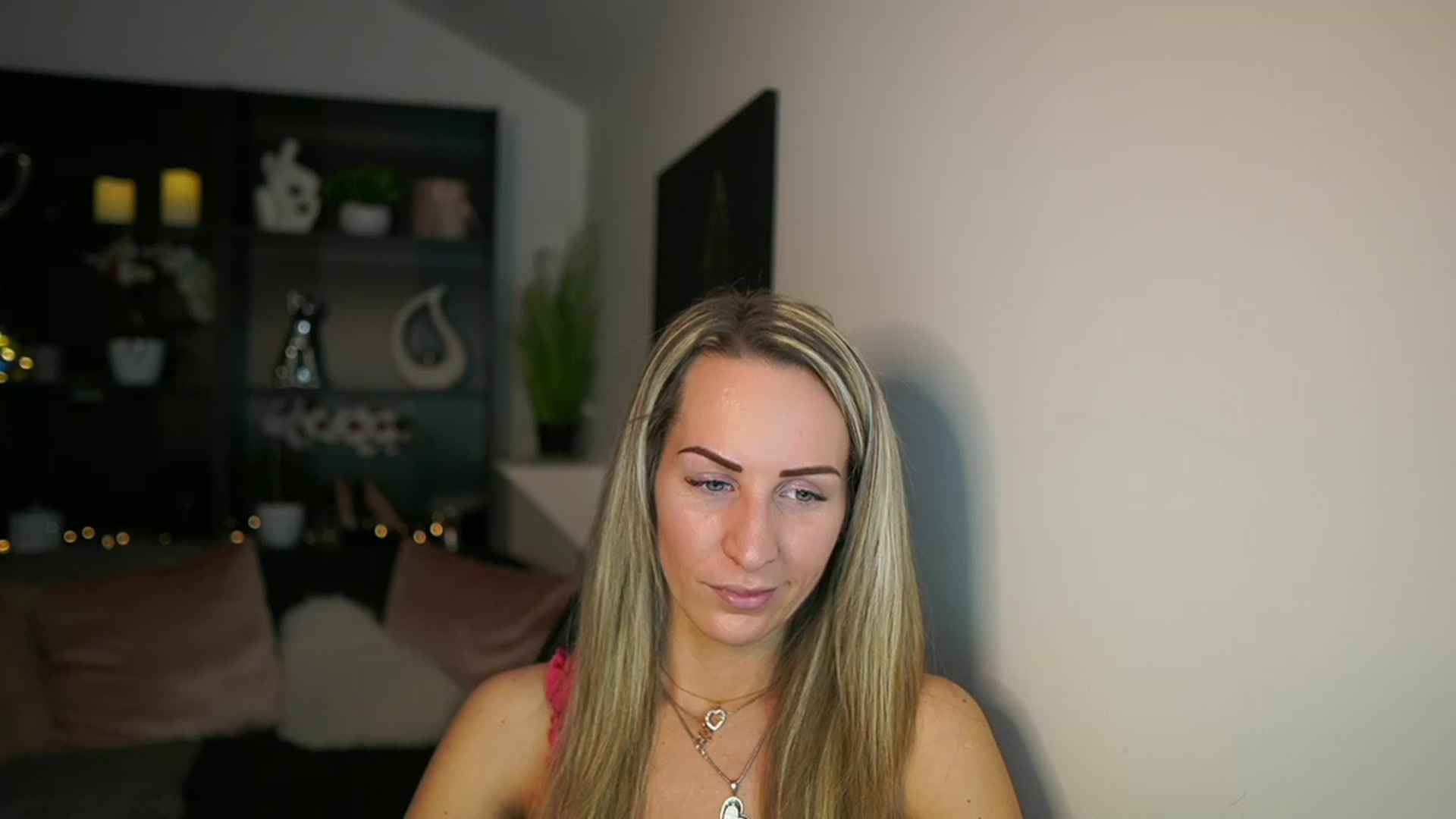 Gallery image thumbnail from Nikki__Sexx__'s myfreecams stream on, 02/16/2024, 24:02 image 13 of 20