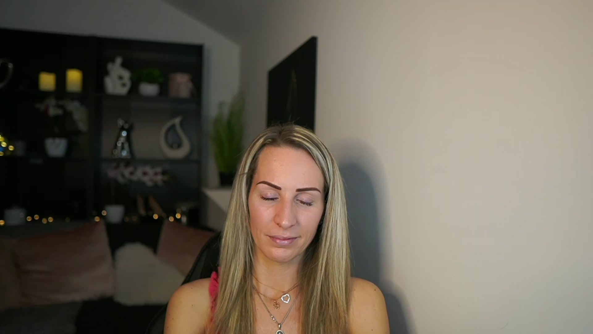 Gallery image thumbnail from Nikki__Sexx__'s myfreecams stream on, 02/16/2024, 24:02 image 5 of 20