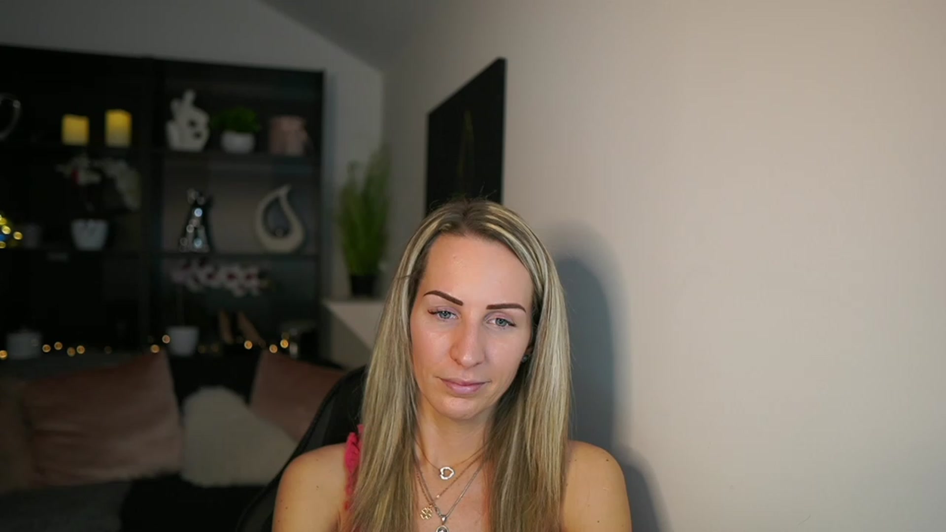 Gallery image thumbnail from Nikki__Sexx__'s myfreecams stream on, 02/16/2024, 24:02 image 6 of 20