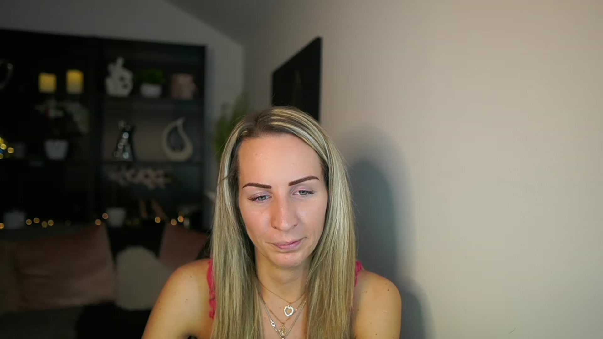 Gallery image thumbnail from Nikki__Sexx__'s myfreecams stream on, 02/16/2024, 24:02 image 18 of 20