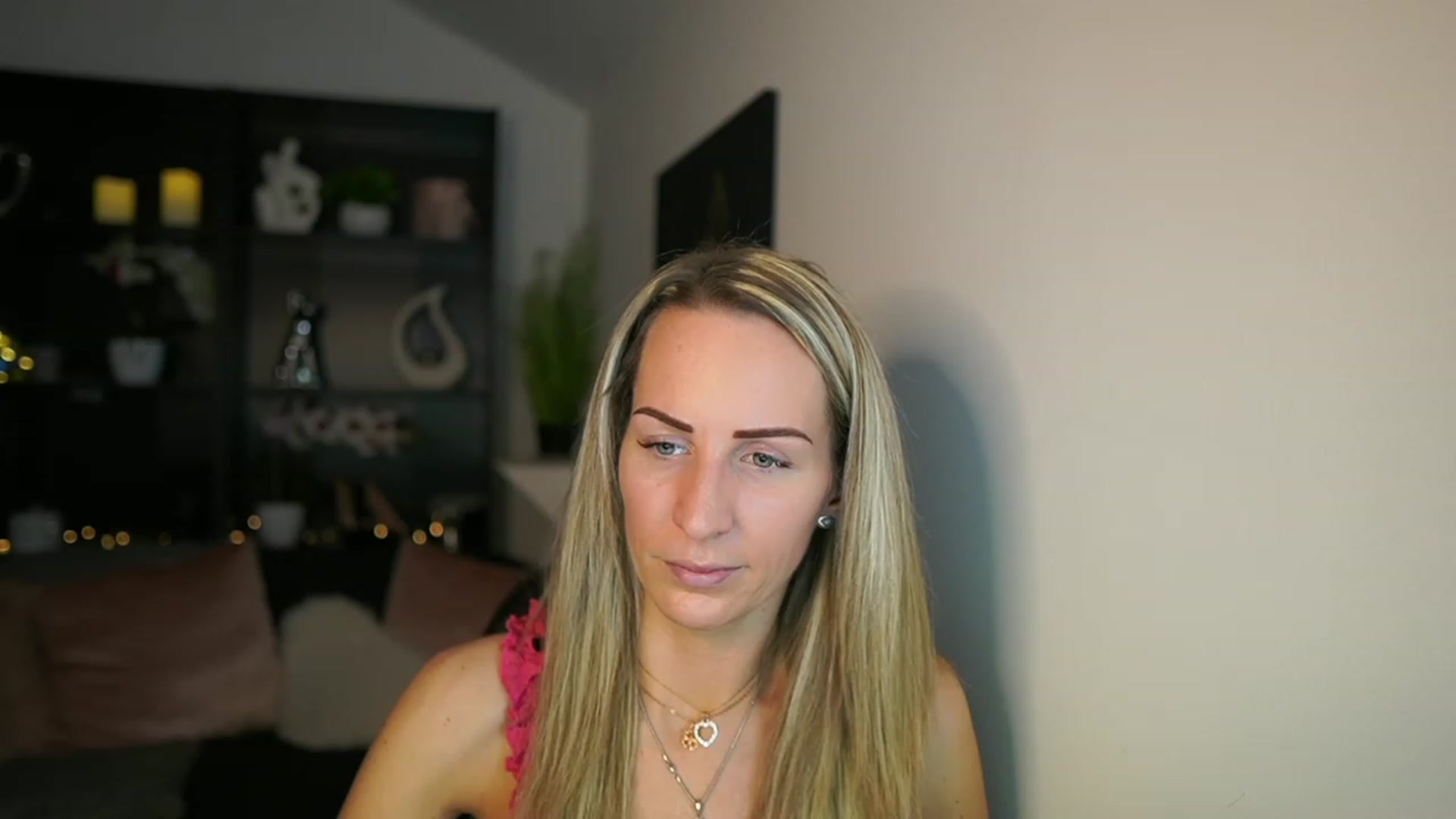 Gallery image thumbnail from Nikki__Sexx__'s myfreecams stream on, 02/16/2024, 24:02 image 14 of 20