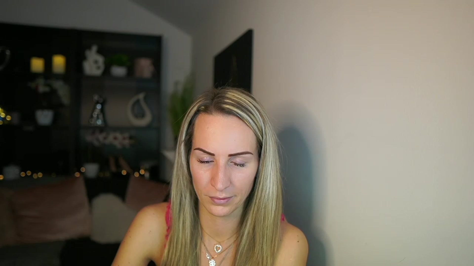 Gallery image thumbnail from Nikki__Sexx__'s myfreecams stream on, 02/16/2024, 24:02 image 17 of 20