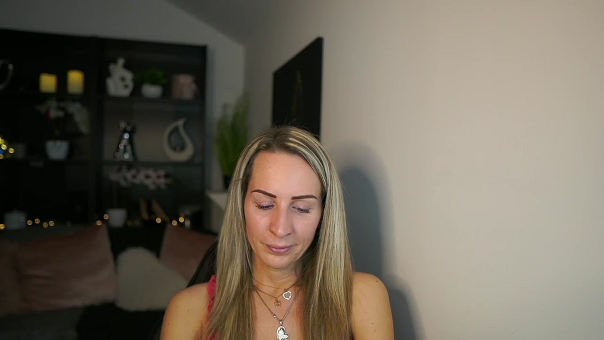 Gallery image thumbnail from Nikki__Sexx__'s myfreecams stream on, 02/16/2024, 24:02 image 4 of 20