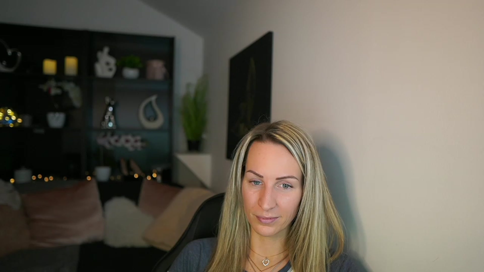 Gallery image thumbnail from Nikki__Sexx__'s myfreecams stream on, 02/19/2024, 20:21 image 14 of 20