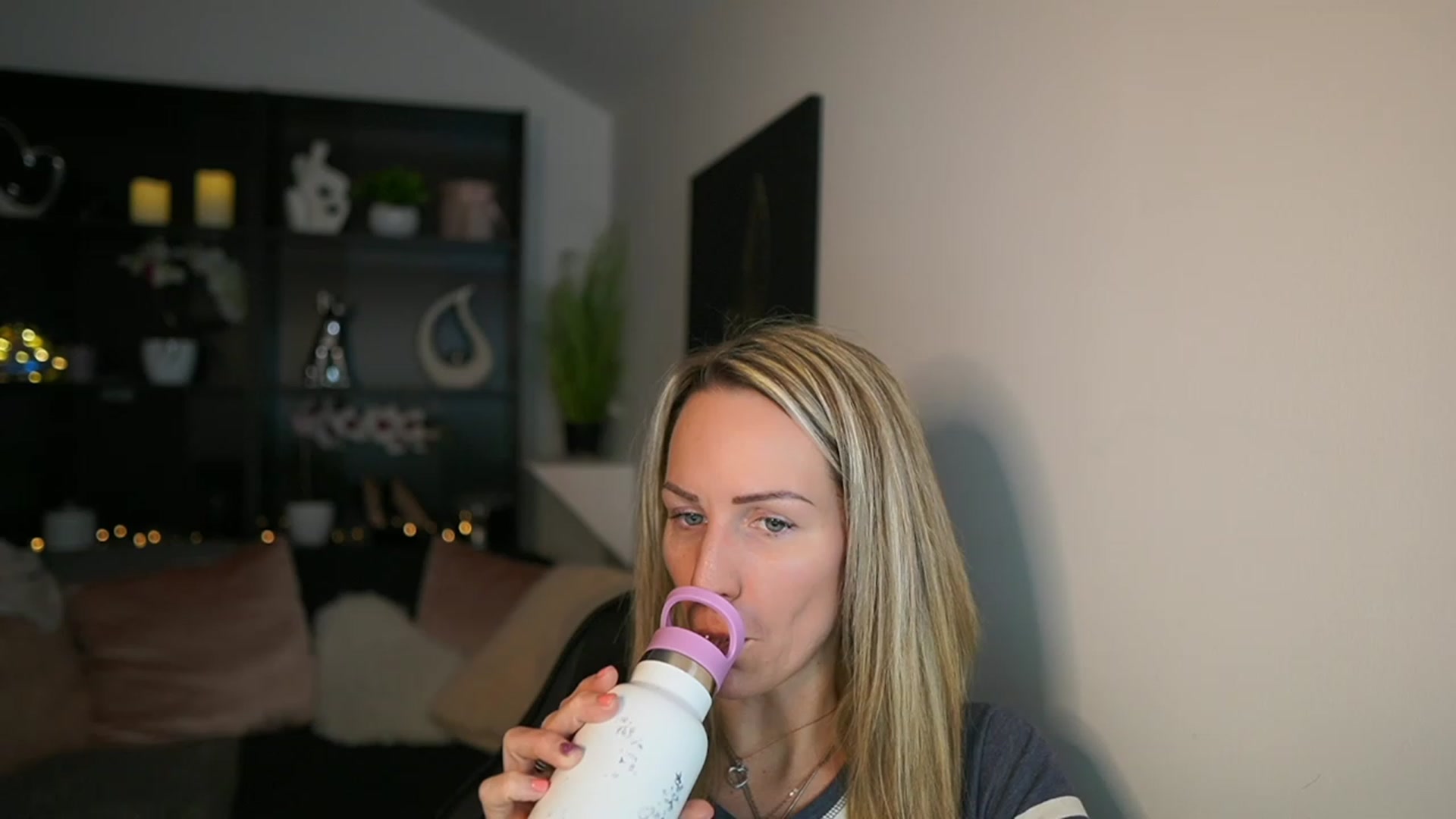 Gallery image thumbnail from Nikki__Sexx__'s myfreecams stream on, 02/19/2024, 20:21 image 20 of 20