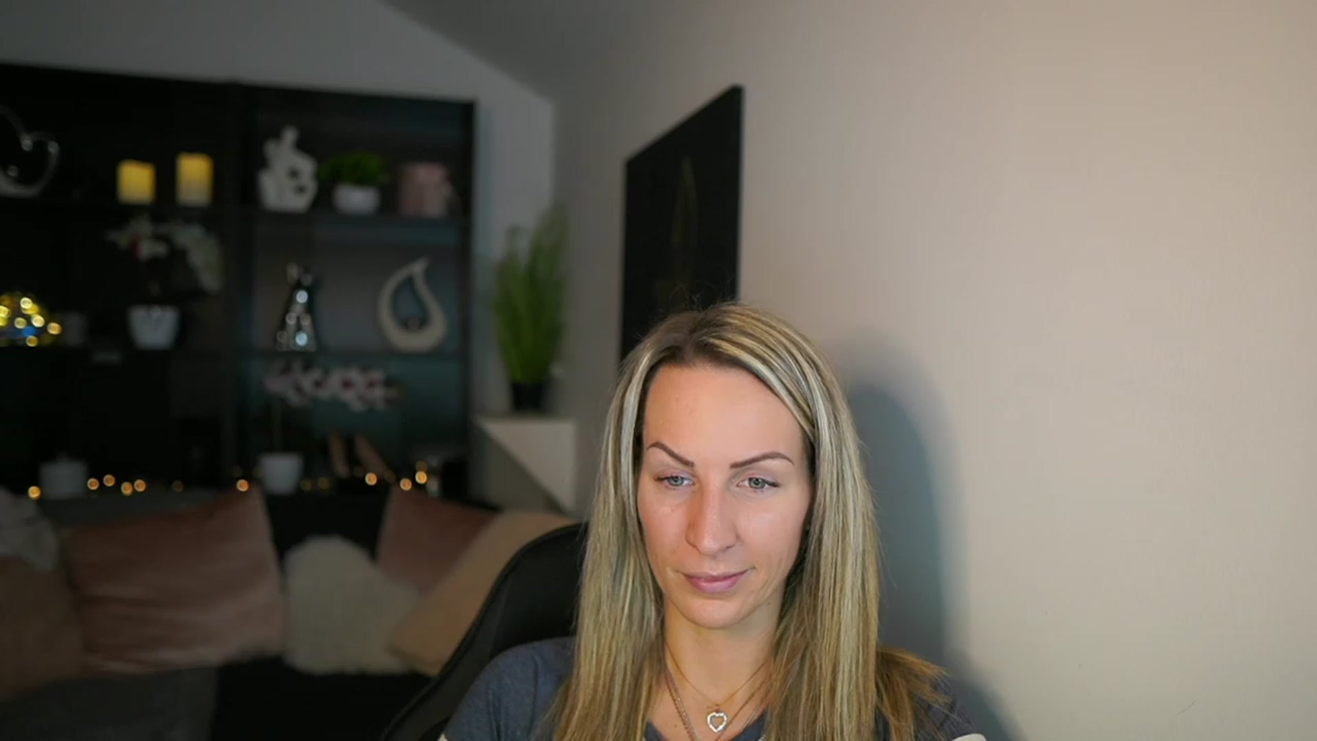 Gallery image thumbnail from Nikki__Sexx__'s myfreecams stream on, 02/19/2024, 20:21 image 6 of 20
