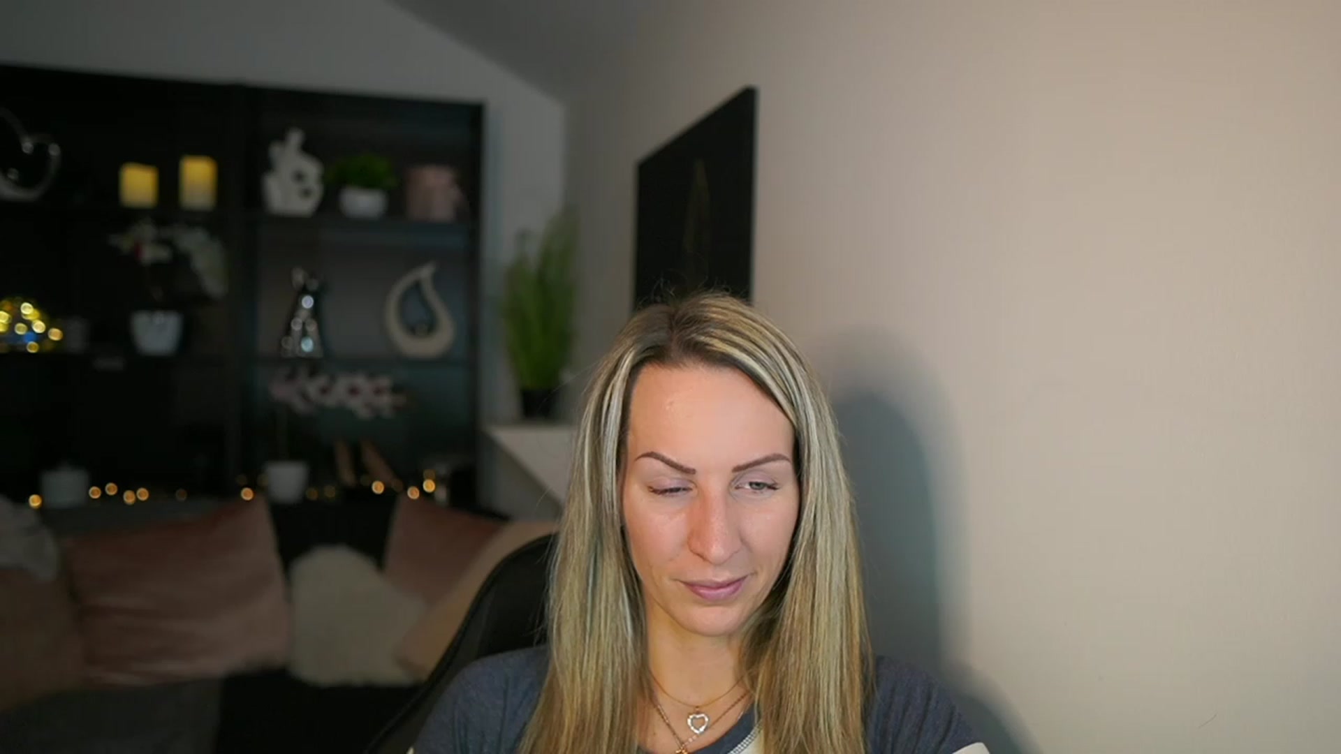 Gallery image thumbnail from Nikki__Sexx__'s myfreecams stream on, 02/19/2024, 20:21 image 3 of 20