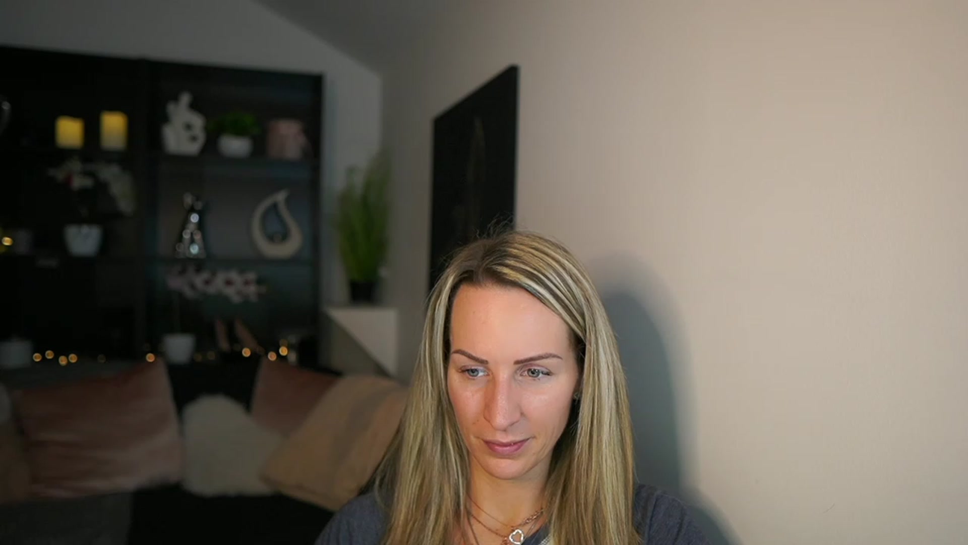 Gallery image thumbnail from Nikki__Sexx__'s myfreecams stream on, 02/19/2024, 22:02 image 17 of 20