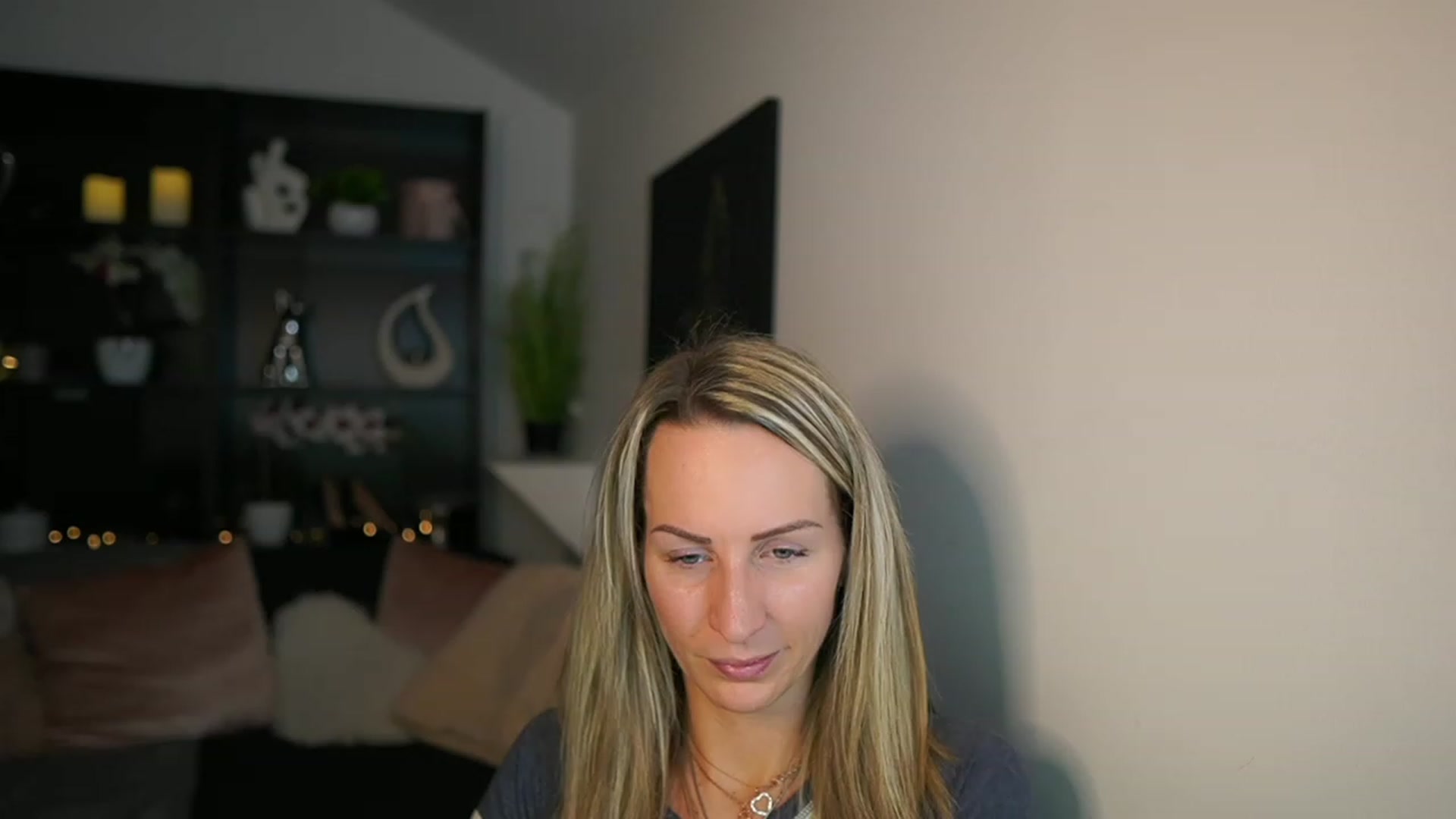 Gallery image thumbnail from Nikki__Sexx__'s myfreecams stream on, 02/19/2024, 22:02 image 15 of 20