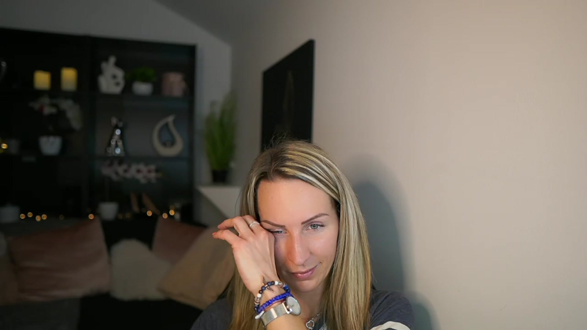 Gallery image thumbnail from Nikki__Sexx__'s myfreecams stream on, 02/19/2024, 22:02 image 18 of 20