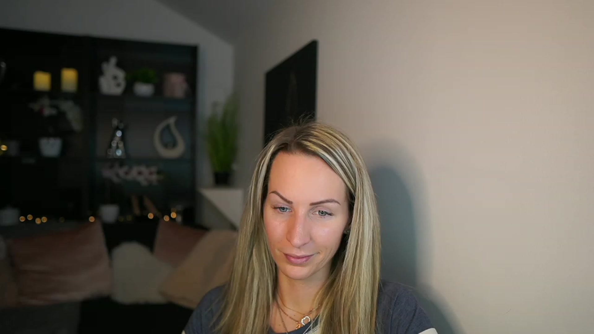 Gallery image thumbnail from Nikki__Sexx__'s myfreecams stream on, 02/19/2024, 22:02 image 6 of 20