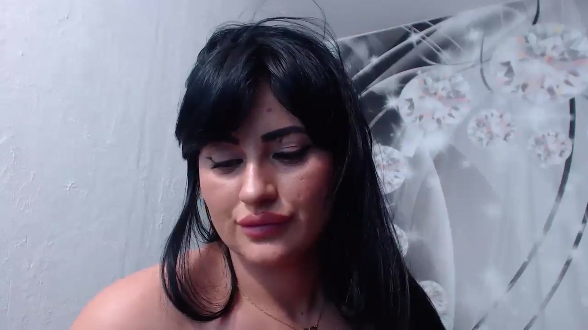 Gallery image thumbnail from NikkkiNik's myfreecams stream on, 04/30/2024, 15:42 image 13 of 20