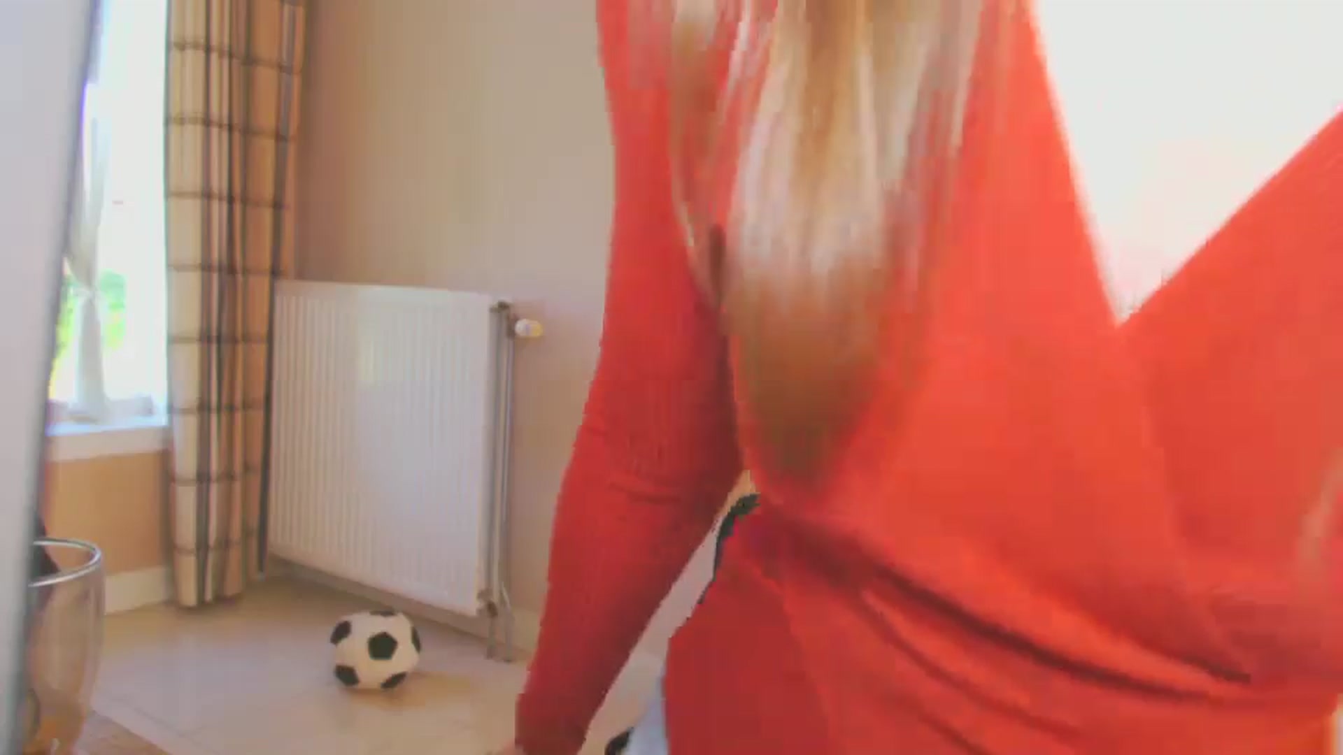 Gallery image thumbnail from NikkyCZ's myfreecams stream on, 09/16/2024, 15:30 image 10 of 20