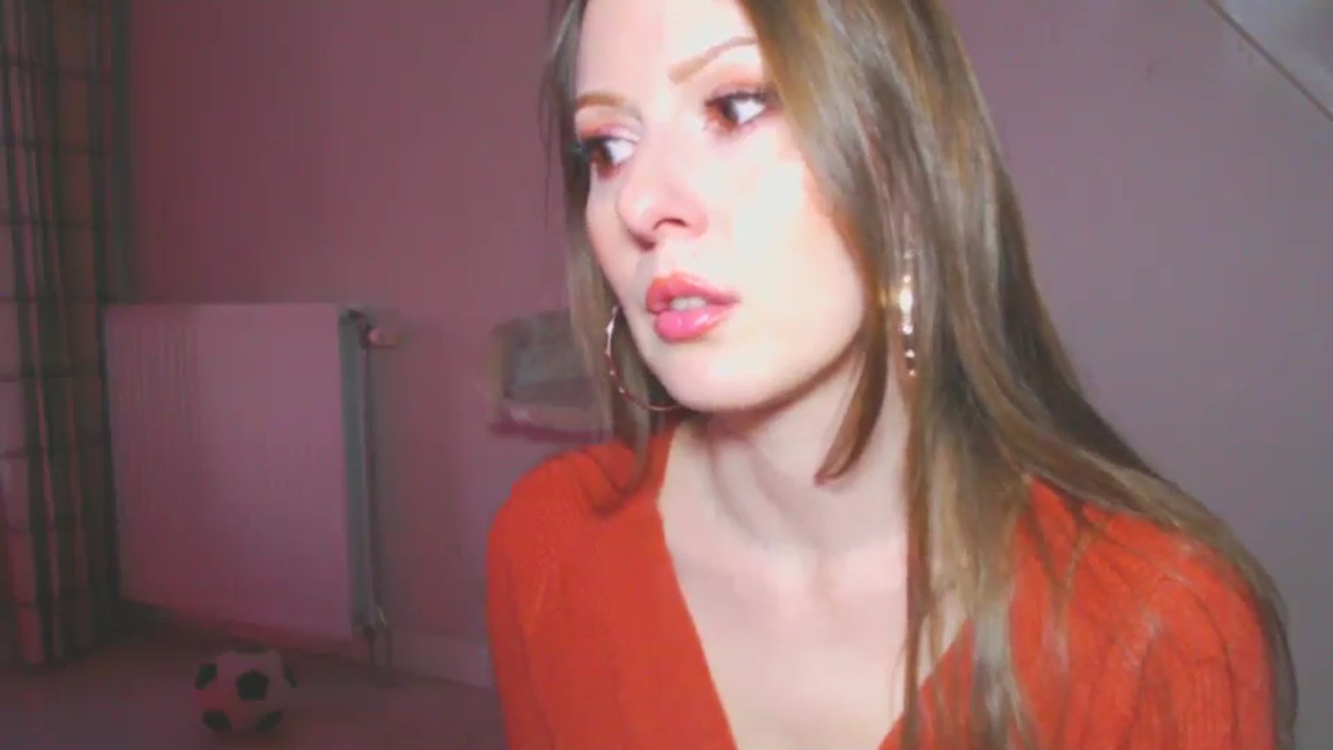 Gallery image thumbnail from NikkyCZ's myfreecams stream on, 09/16/2024, 19:23 image 7 of 20