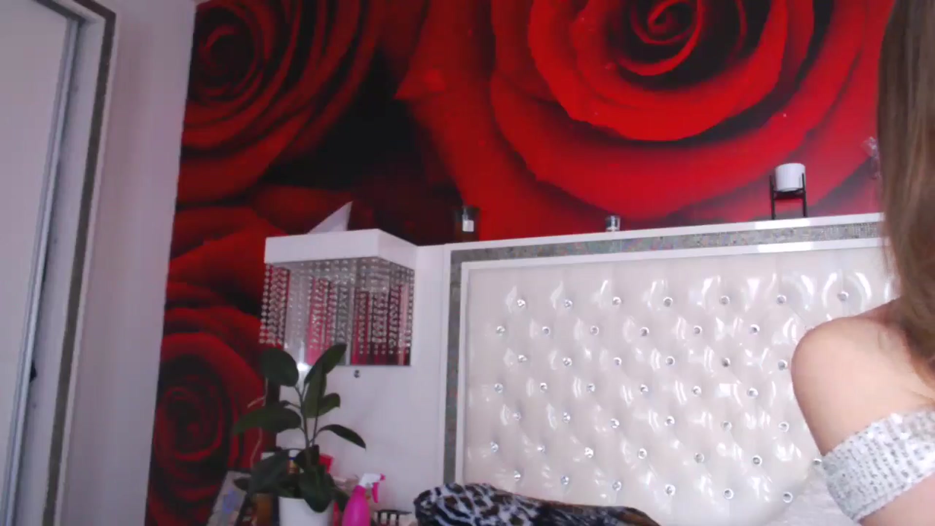 Gallery image thumbnail from NikkyCZ's myfreecams stream on, 04/10/2025, 12:13 image 2 of 20