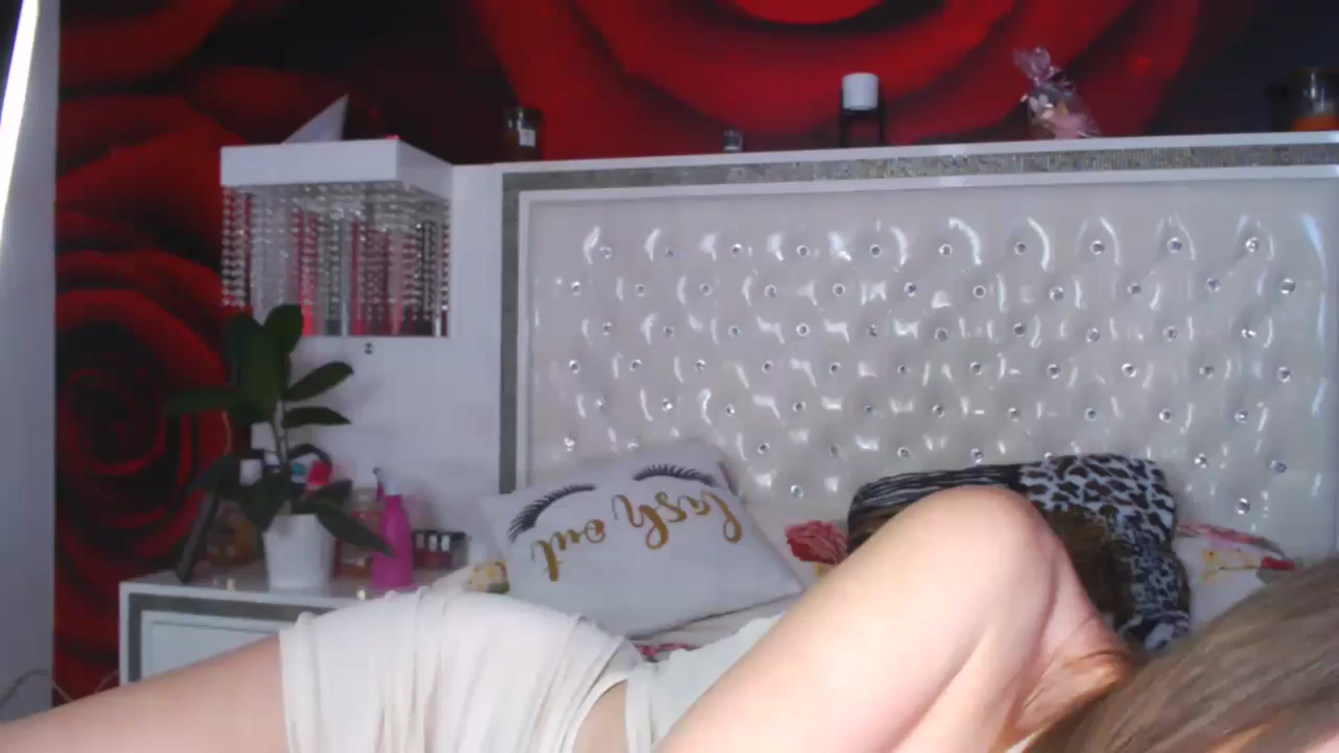 Gallery image thumbnail from NikkyCZ's myfreecams stream on, 04/29/2025, 15:05 image 16 of 20