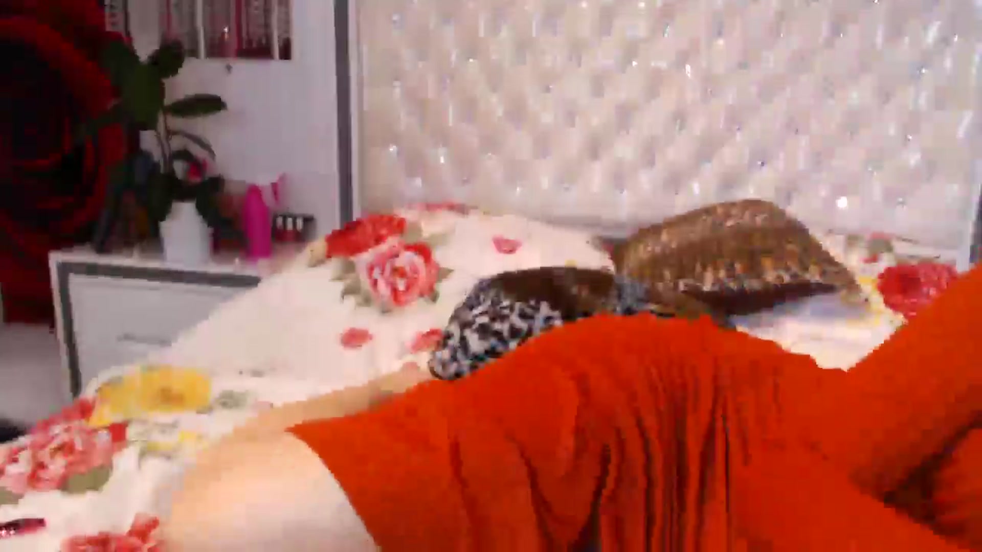 Gallery image thumbnail from NikkyCZ's myfreecams stream on, 05/26/2025, 15:44 image 12 of 20