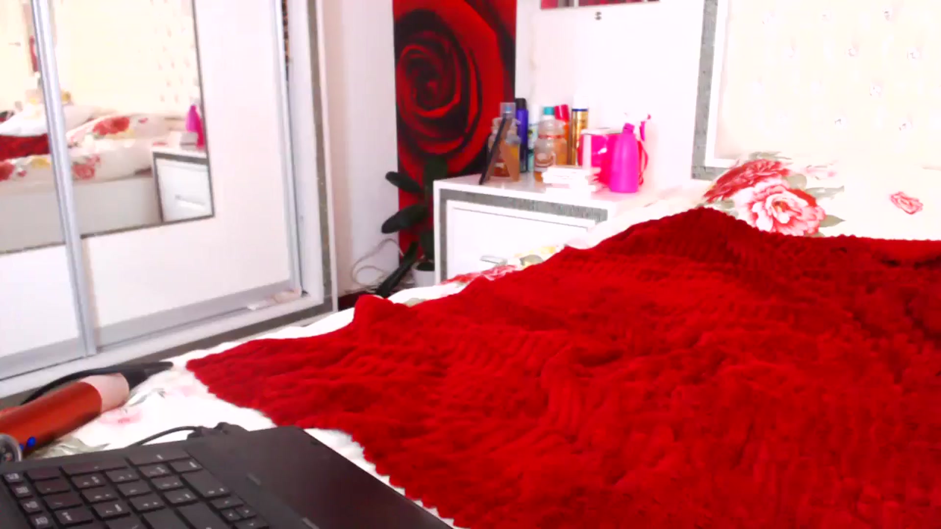 Gallery image thumbnail from NikkyCZ's myfreecams stream on, 09/05/2025, 13:15 image 13 of 20