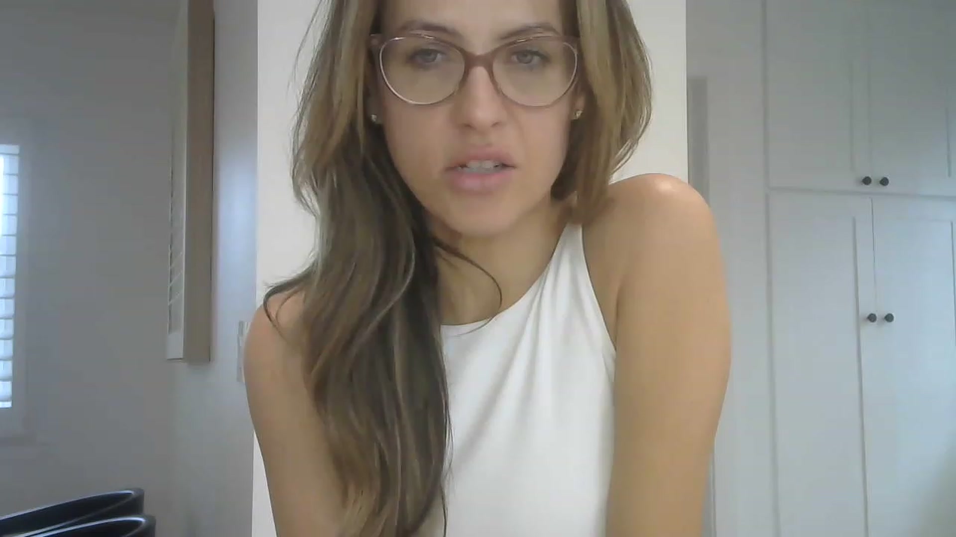 Gallery image thumbnail from NikkyLeigh's myfreecams stream on, 05/22/2023, 17:21 image 9 of 20