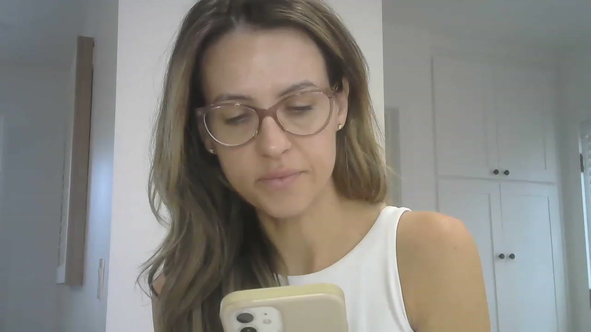 Gallery image thumbnail from NikkyLeigh's myfreecams stream on, 05/22/2023, 17:21 image 2 of 20