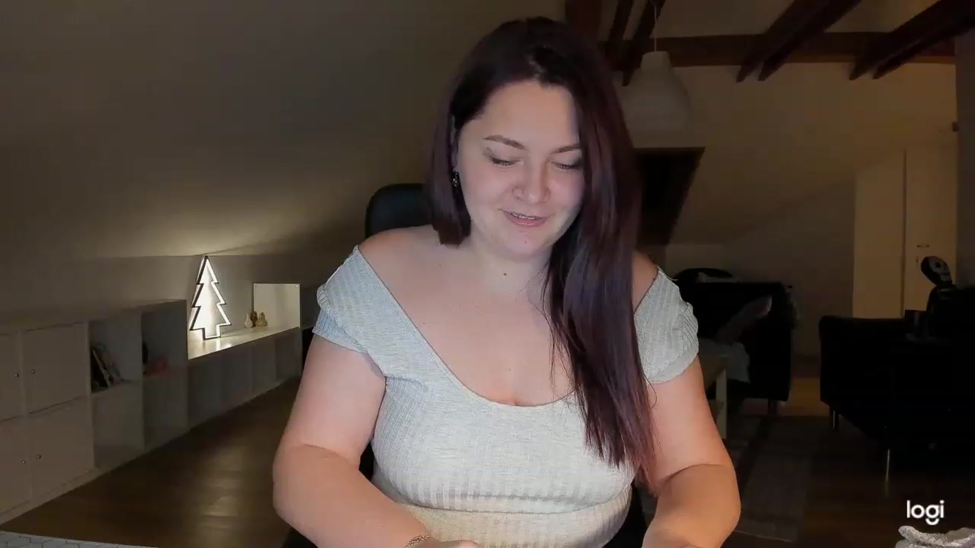 Gallery image thumbnail from Nikky_Ray's myfreecams stream on, 12/02/2022, 17:27 image 1 of 20