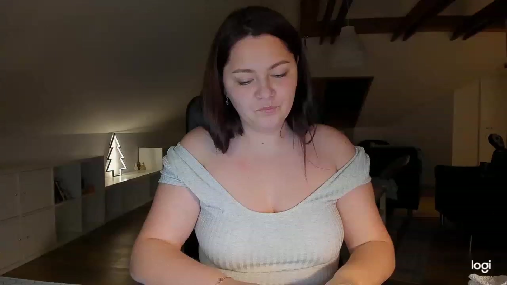 Gallery image thumbnail from Nikky_Ray's myfreecams stream on, 12/02/2022, 17:27 image 5 of 20