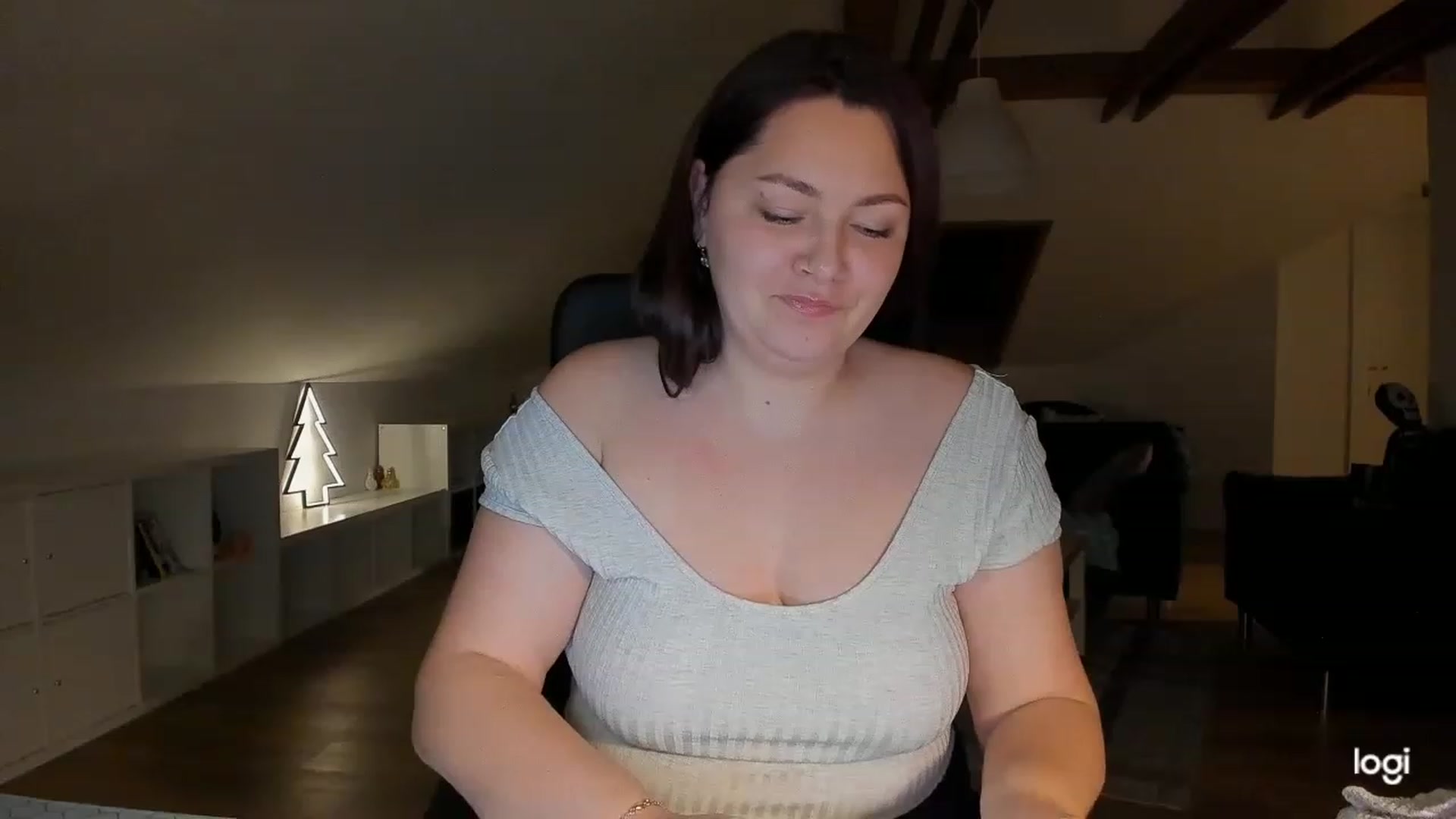 Gallery image thumbnail from Nikky_Ray's myfreecams stream on, 12/02/2022, 17:27 image 2 of 20