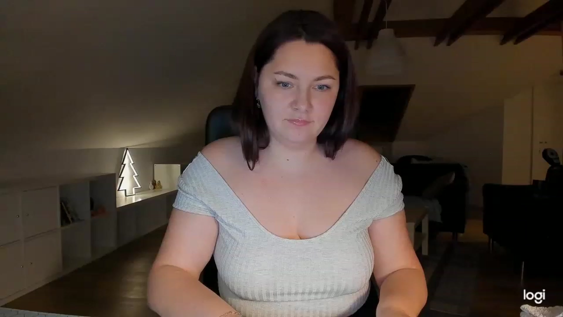 Gallery image thumbnail from Nikky_Ray's myfreecams stream on, 12/02/2022, 17:27 image 3 of 20
