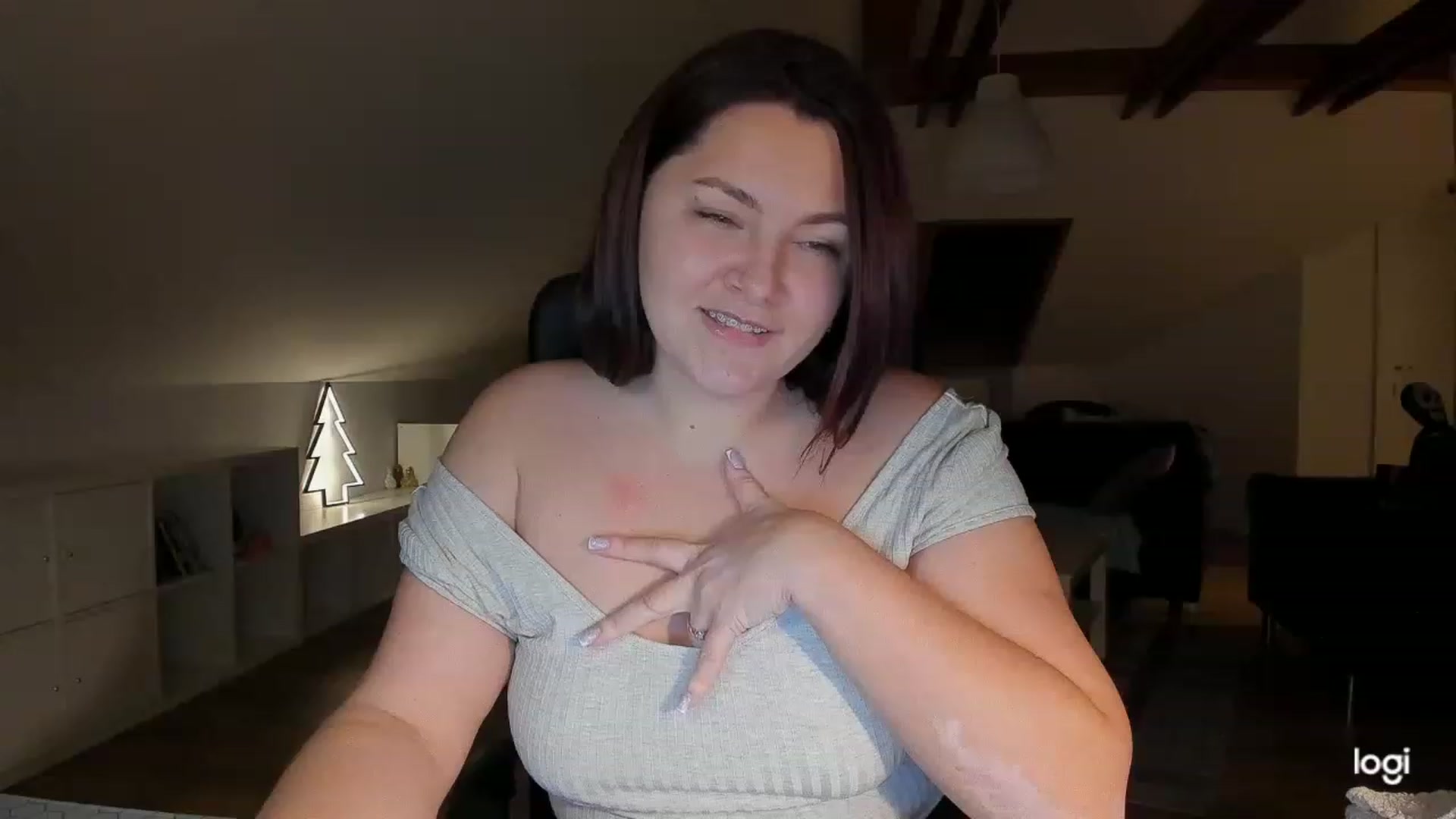 Gallery image thumbnail from Nikky_Ray's myfreecams stream on, 12/02/2022, 17:27 image 11 of 20
