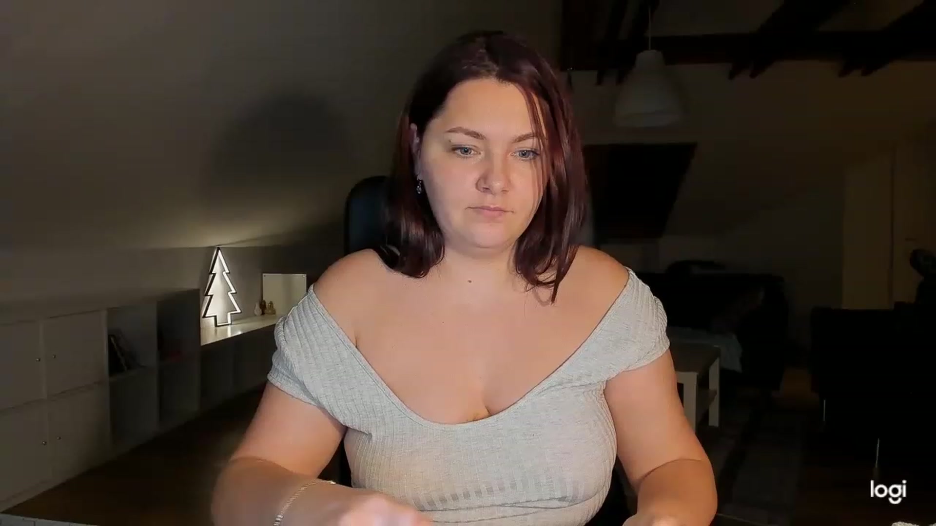 Gallery image thumbnail from Nikky_Ray's myfreecams stream on, 12/02/2022, 18:20 image 18 of 20
