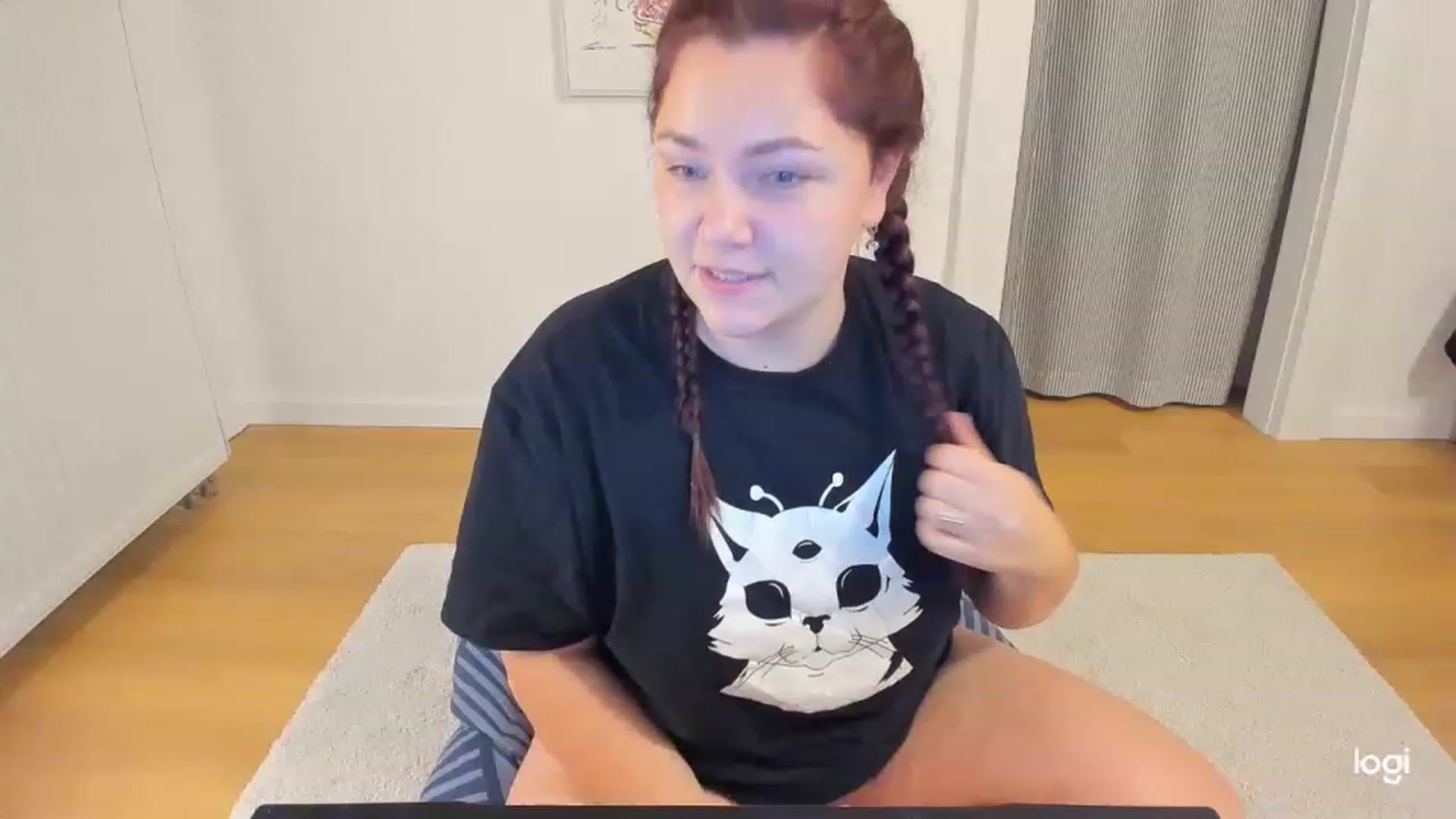 Gallery image thumbnail from Nikky_Ray's myfreecams stream on, 12/03/2022, 19:37 image 19 of 20