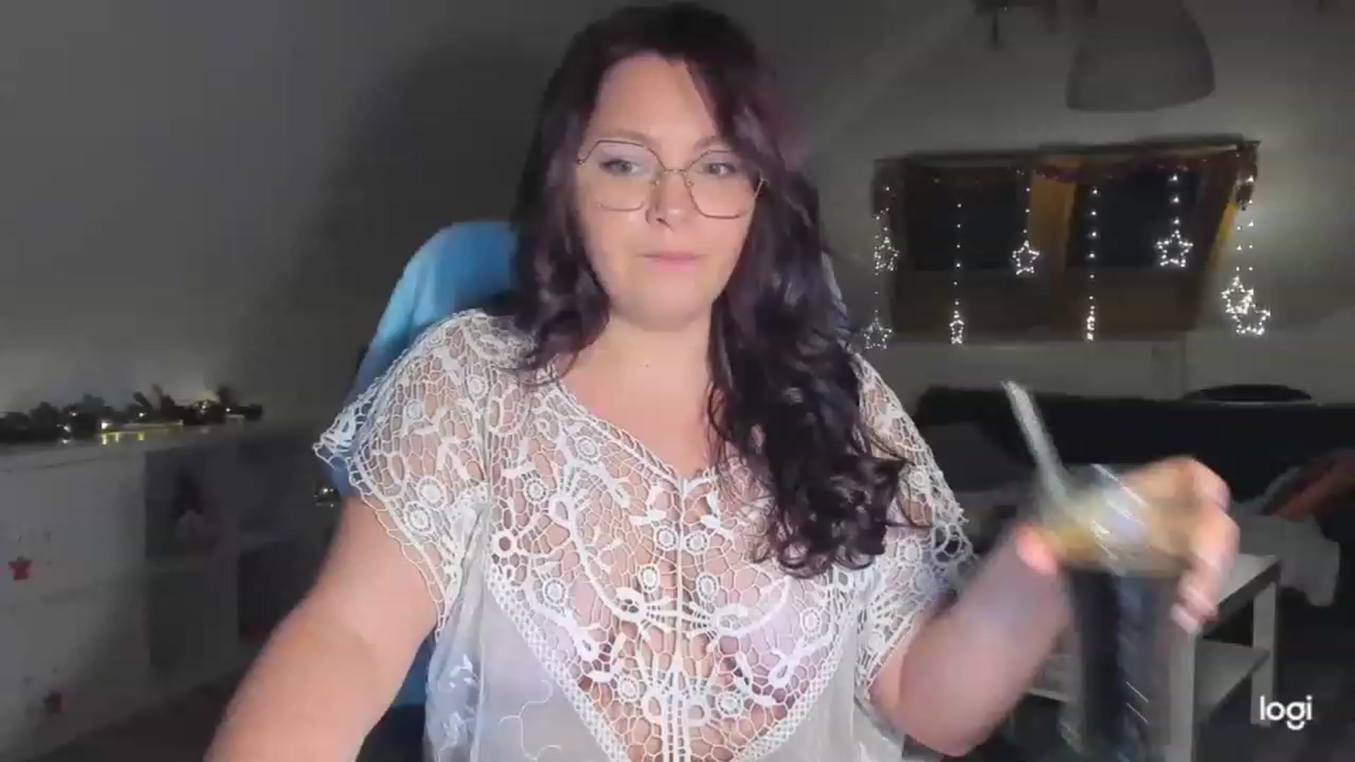 Gallery image thumbnail from Nikky_Ray's myfreecams stream on, 12/19/2022, 18:21 image 17 of 20
