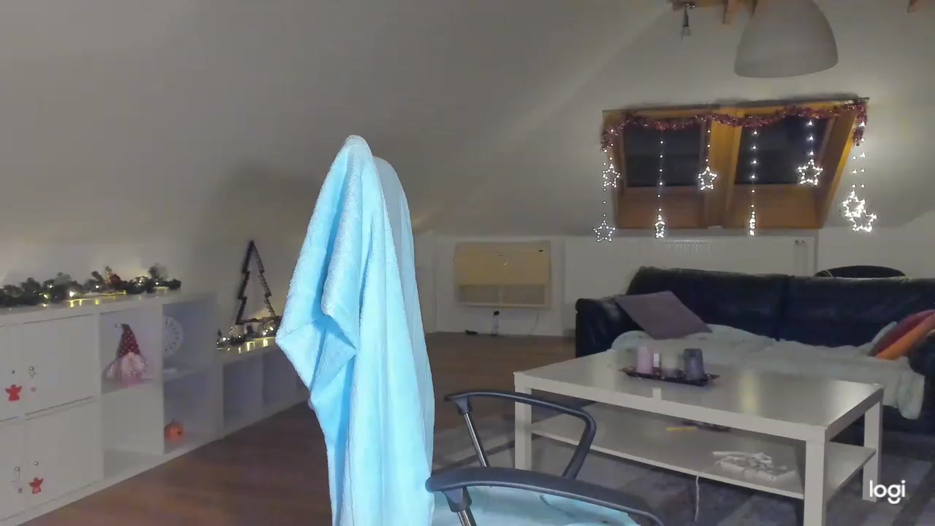 Gallery image thumbnail from Nikky_Ray's myfreecams stream on, 12/19/2022, 18:53 image 8 of 20