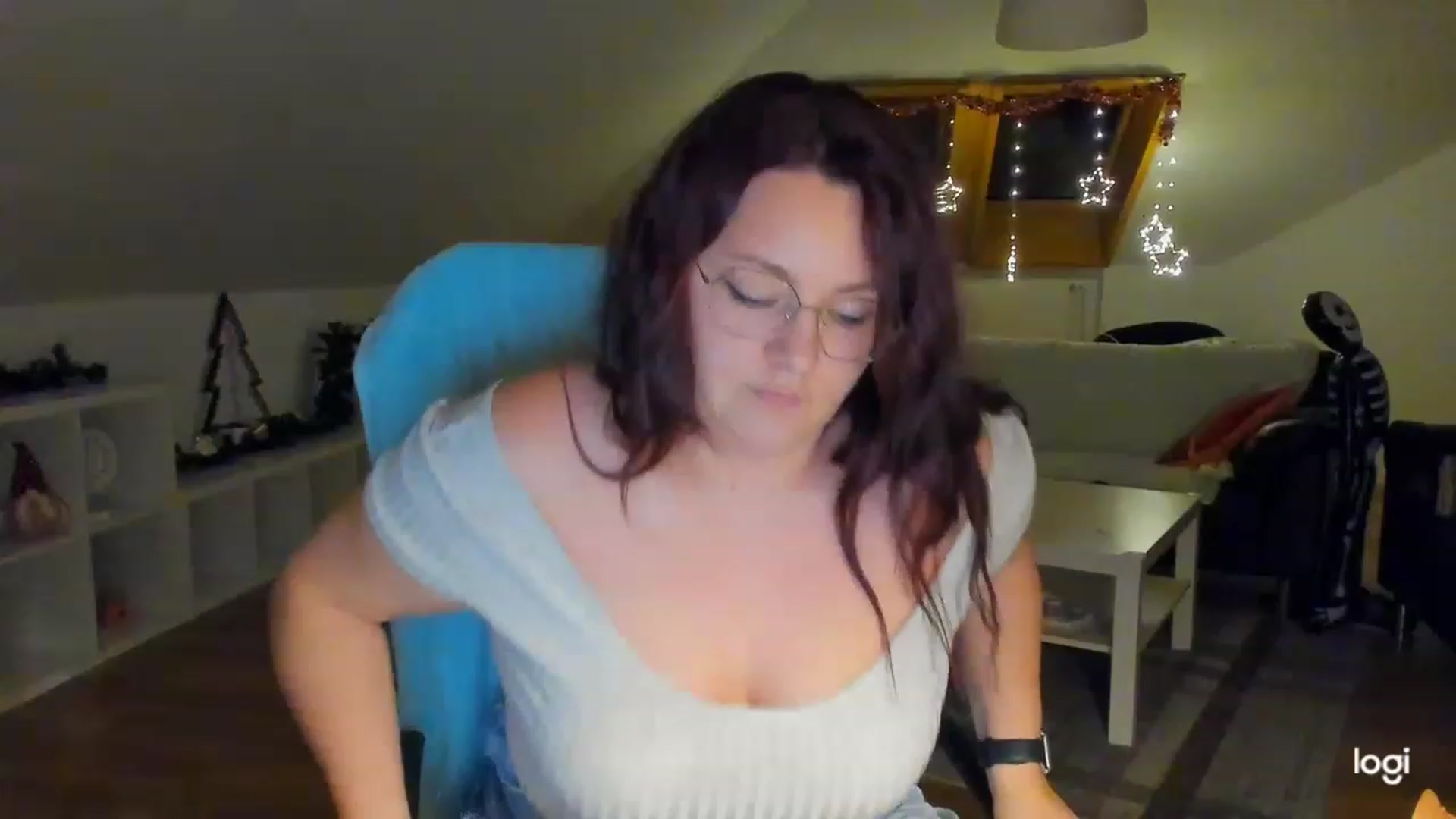 Gallery image thumbnail from Nikky_Ray's myfreecams stream on, 12/23/2022, 20:57 image 1 of 20