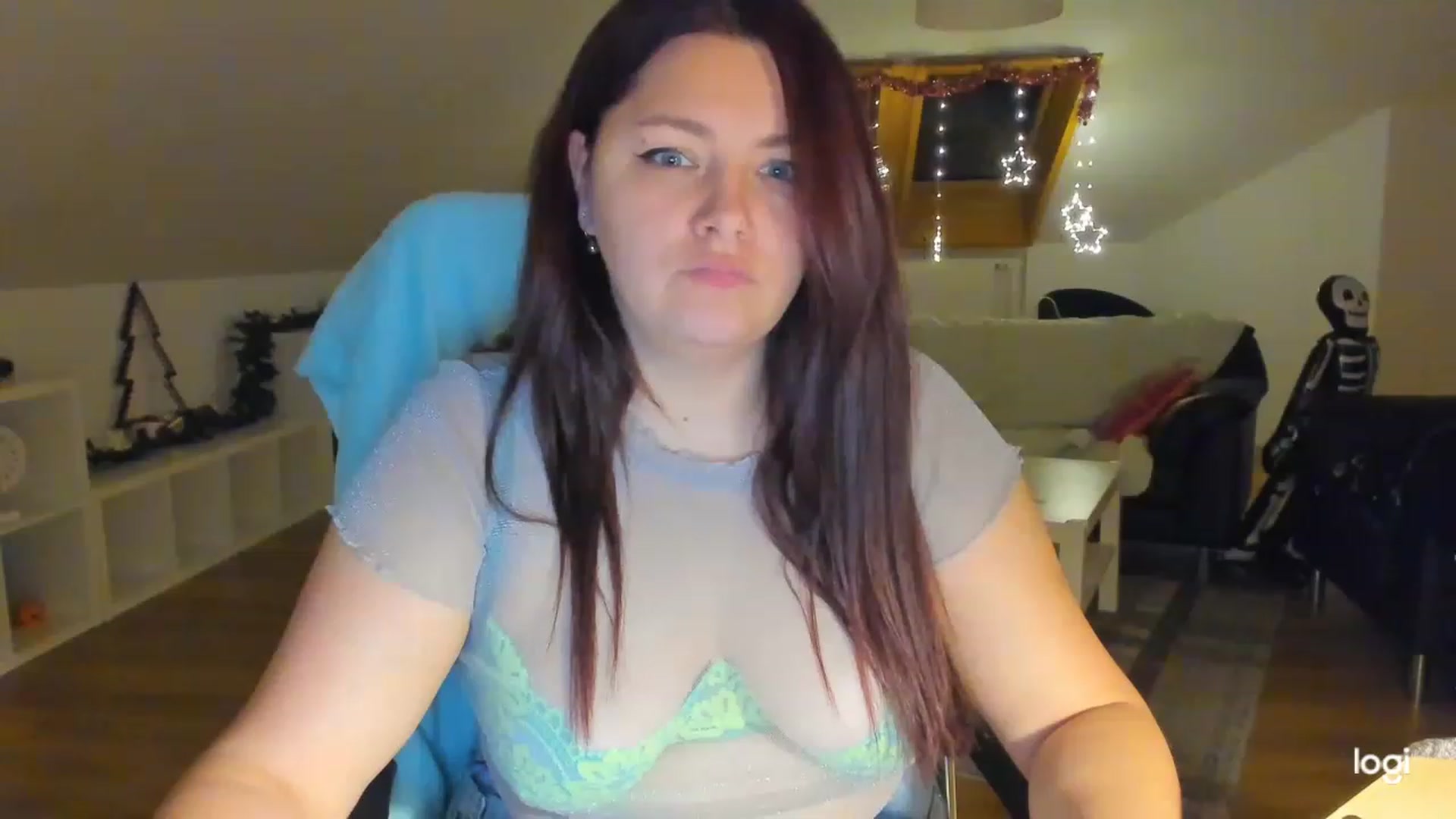 Gallery image thumbnail from Nikky_Ray's myfreecams stream on, 12/25/2022, 16:09 image 19 of 20