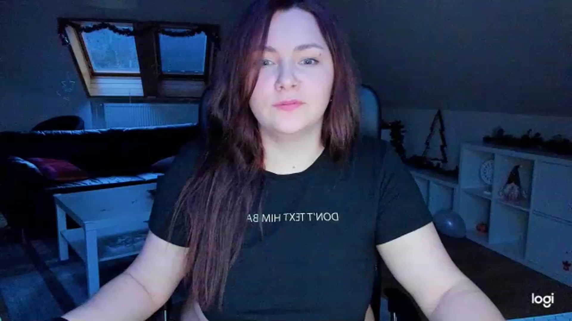 Gallery image thumbnail from Nikky_Ray's myfreecams stream on, 12/27/2022, 15:49 image 14 of 20