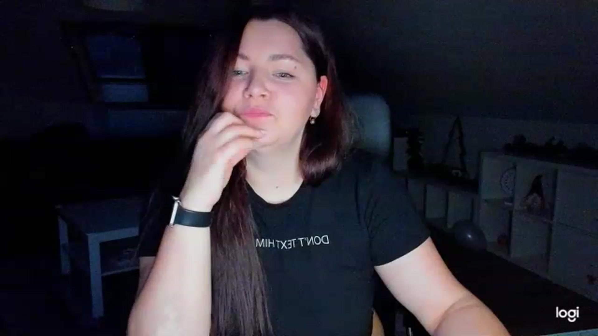 Gallery image thumbnail from Nikky_Ray's myfreecams stream on, 12/27/2022, 15:49 image 18 of 20