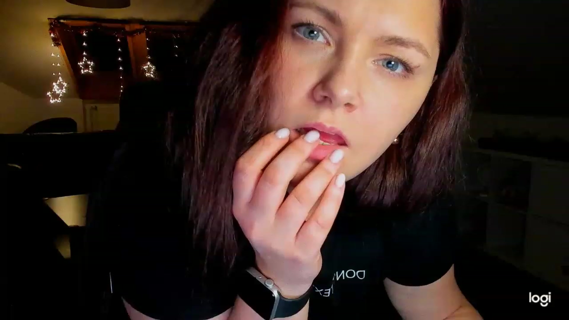 Gallery image thumbnail from Nikky_Ray's myfreecams stream on, 12/27/2022, 17:30 image 6 of 20