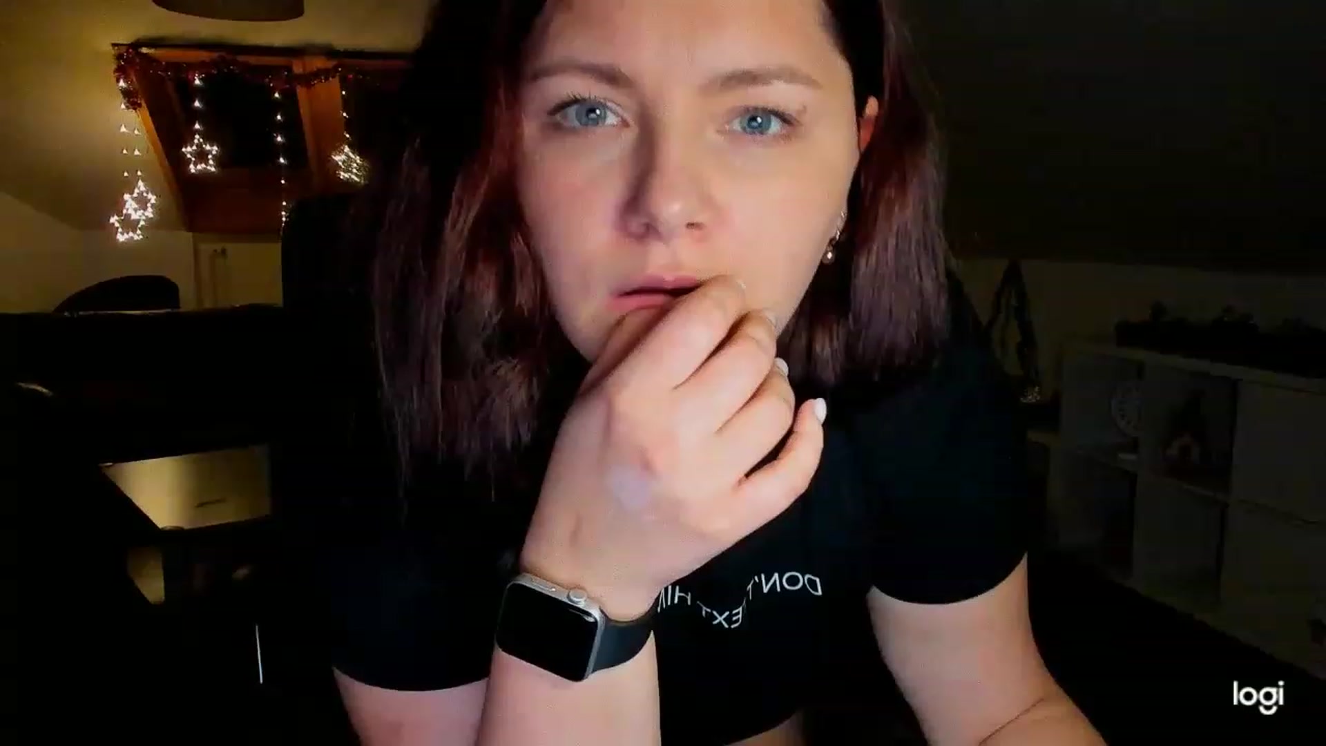 Gallery image thumbnail from Nikky_Ray's myfreecams stream on, 12/27/2022, 17:30 image 5 of 20