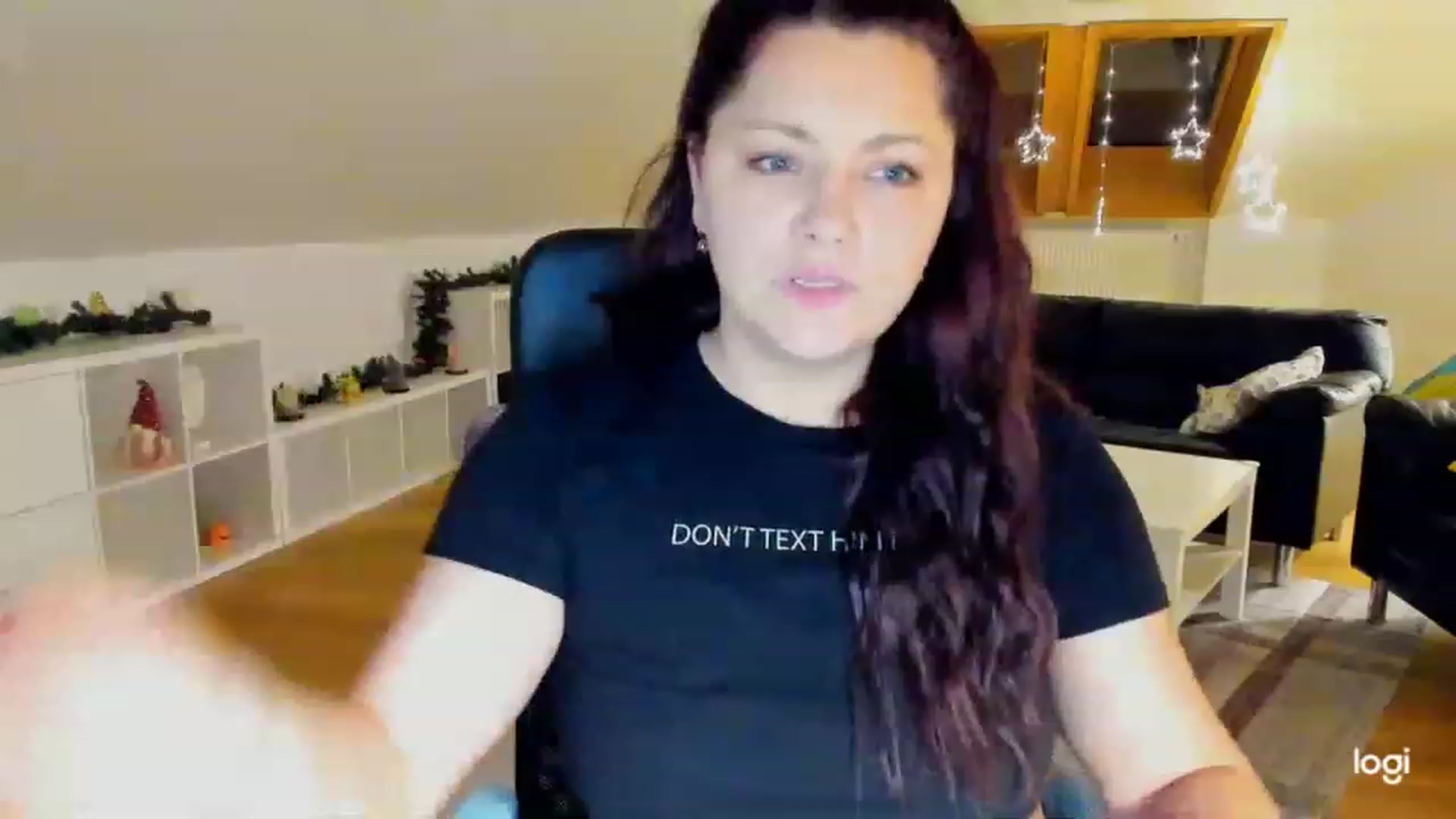 Gallery image thumbnail from Nikky_Ray's myfreecams stream on, 02/04/2023, 19:03 image 2 of 20
