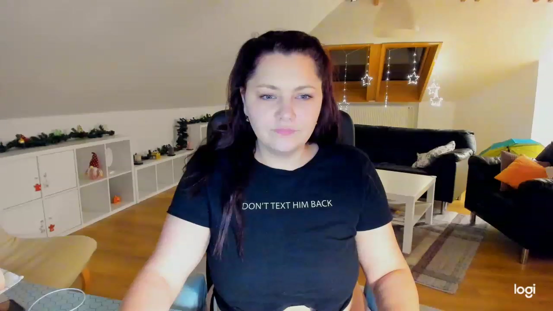 Gallery image thumbnail from Nikky_Ray's myfreecams stream on, 02/04/2023, 19:03 image 13 of 20