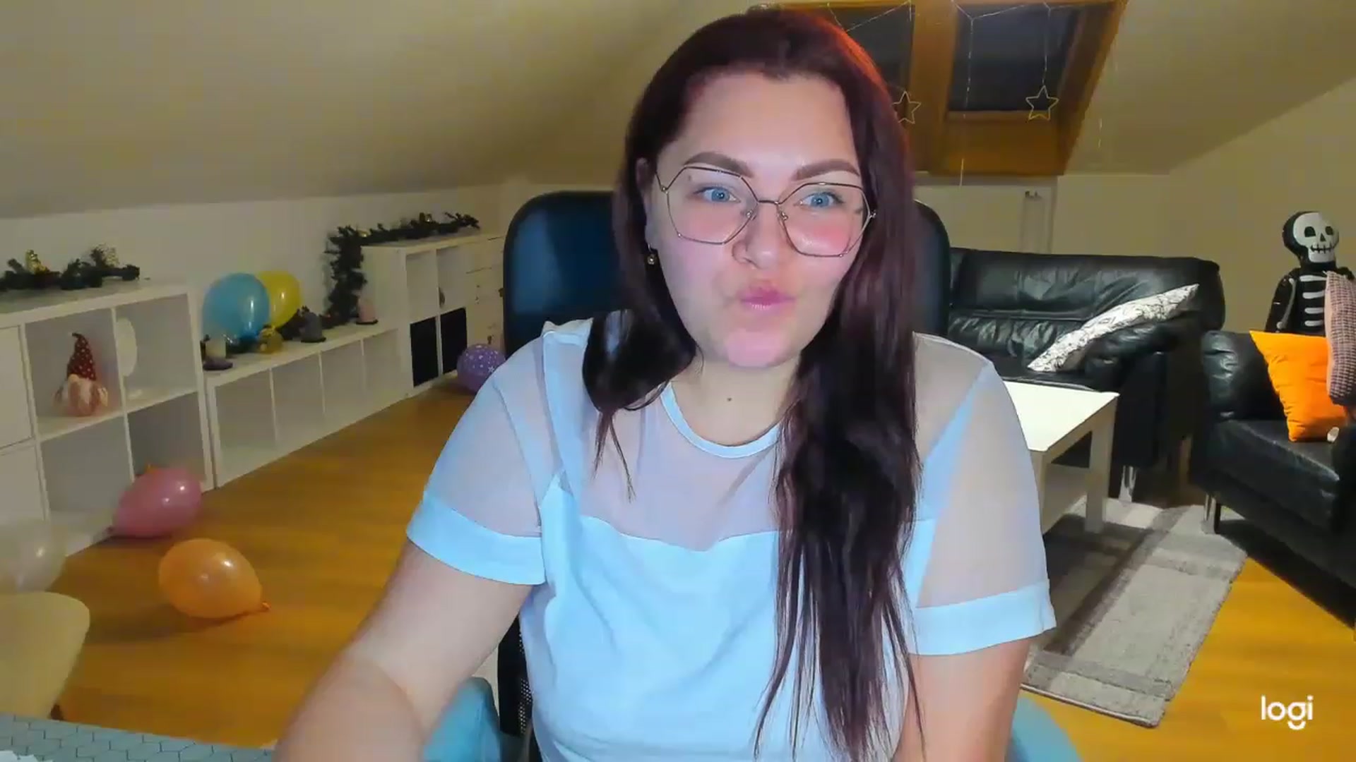 Gallery image thumbnail from Nikky_Ray's myfreecams stream on, 02/17/2023, 18:00 image 8 of 20