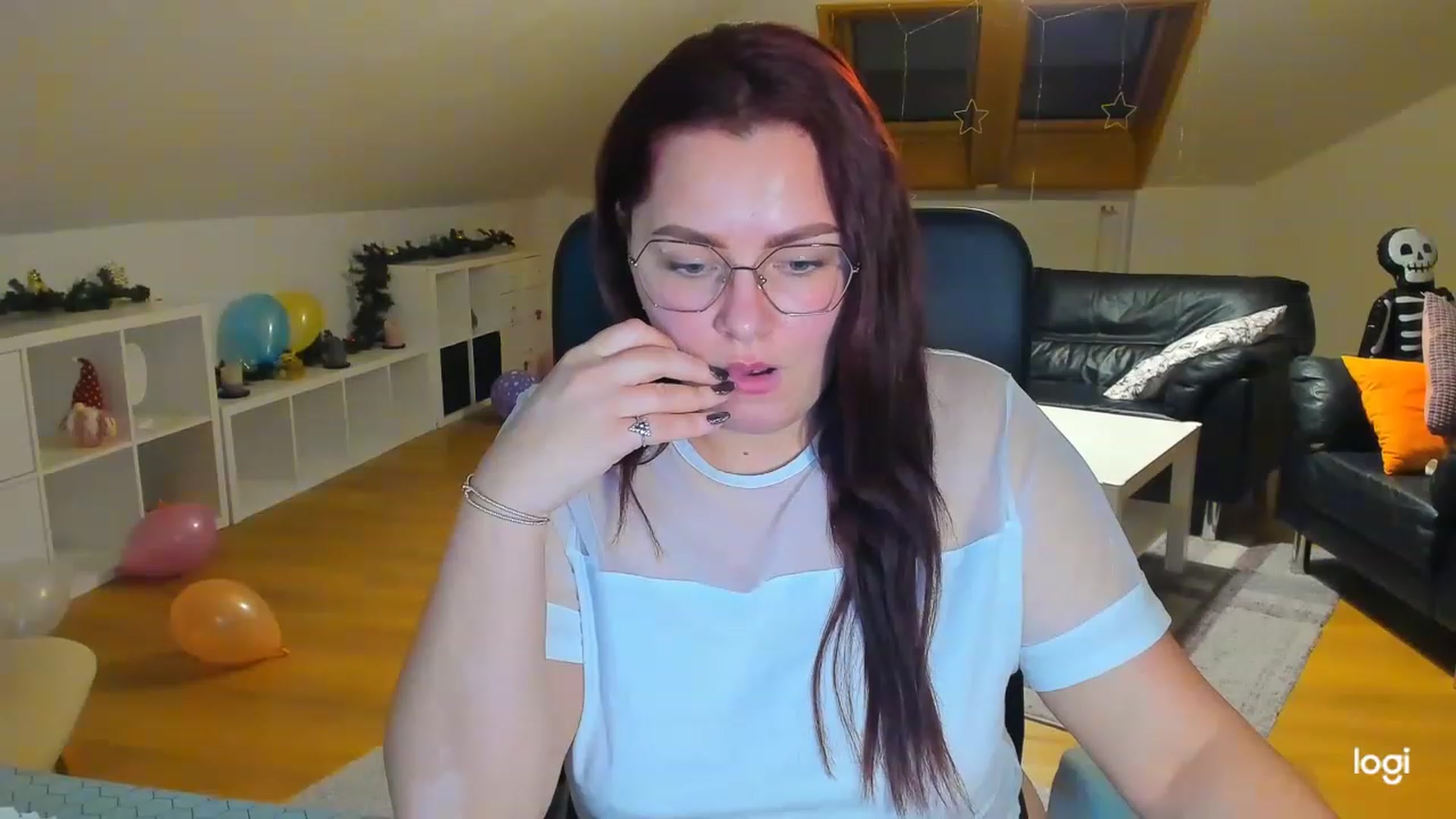 Gallery image thumbnail from Nikky_Ray's myfreecams stream on, 02/17/2023, 18:00 image 13 of 20
