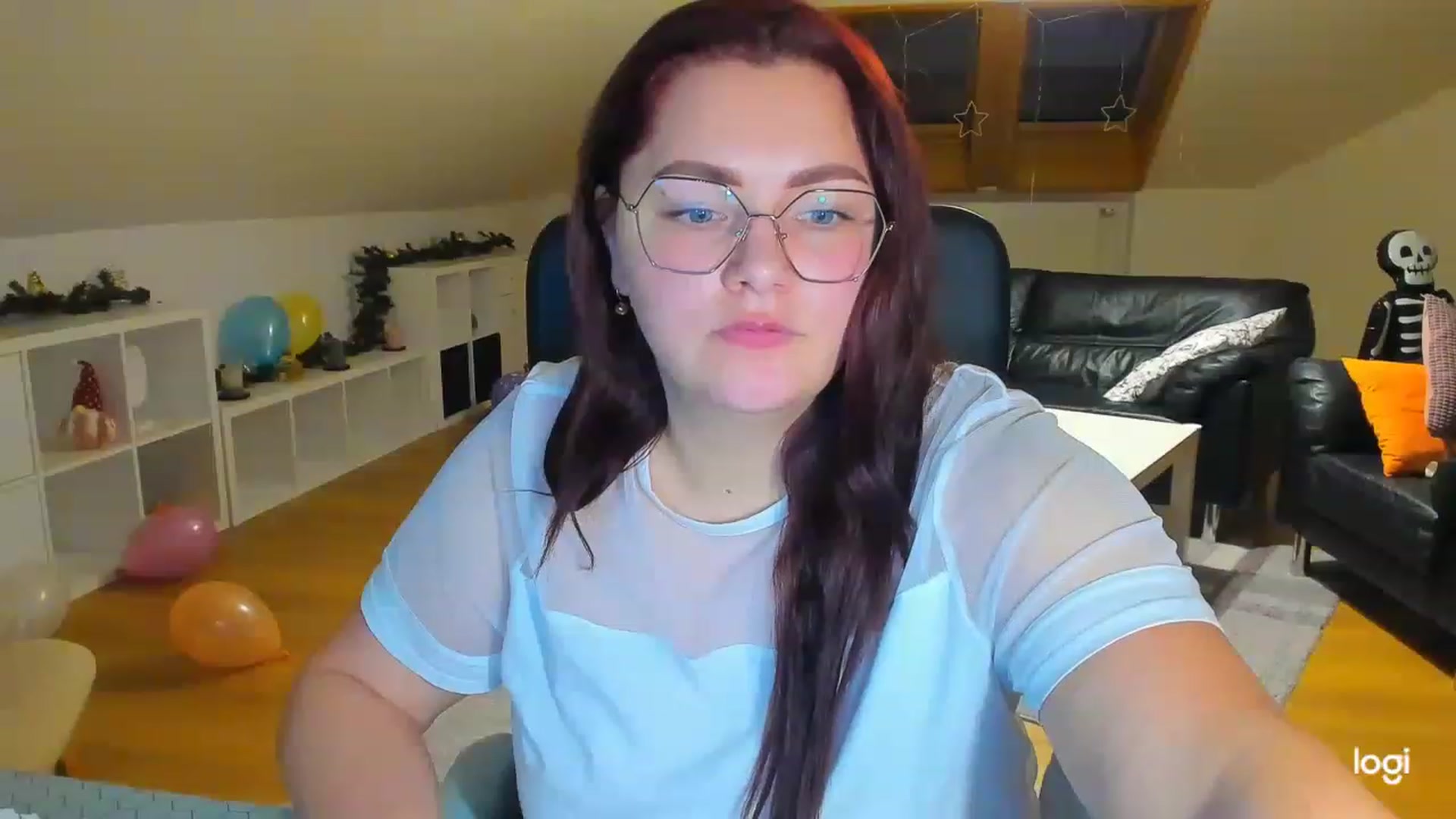 Gallery image thumbnail from Nikky_Ray's myfreecams stream on, 02/17/2023, 18:00 image 19 of 20