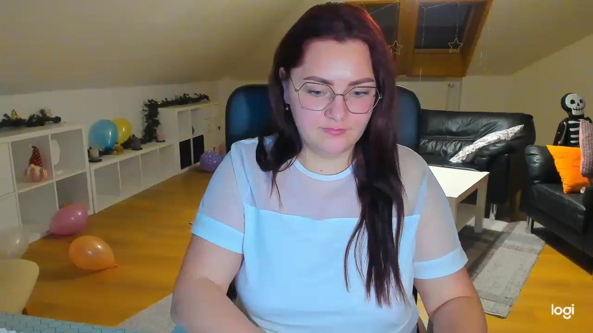 Gallery image thumbnail from Nikky_Ray's myfreecams stream on, 02/17/2023, 18:00 image 14 of 20