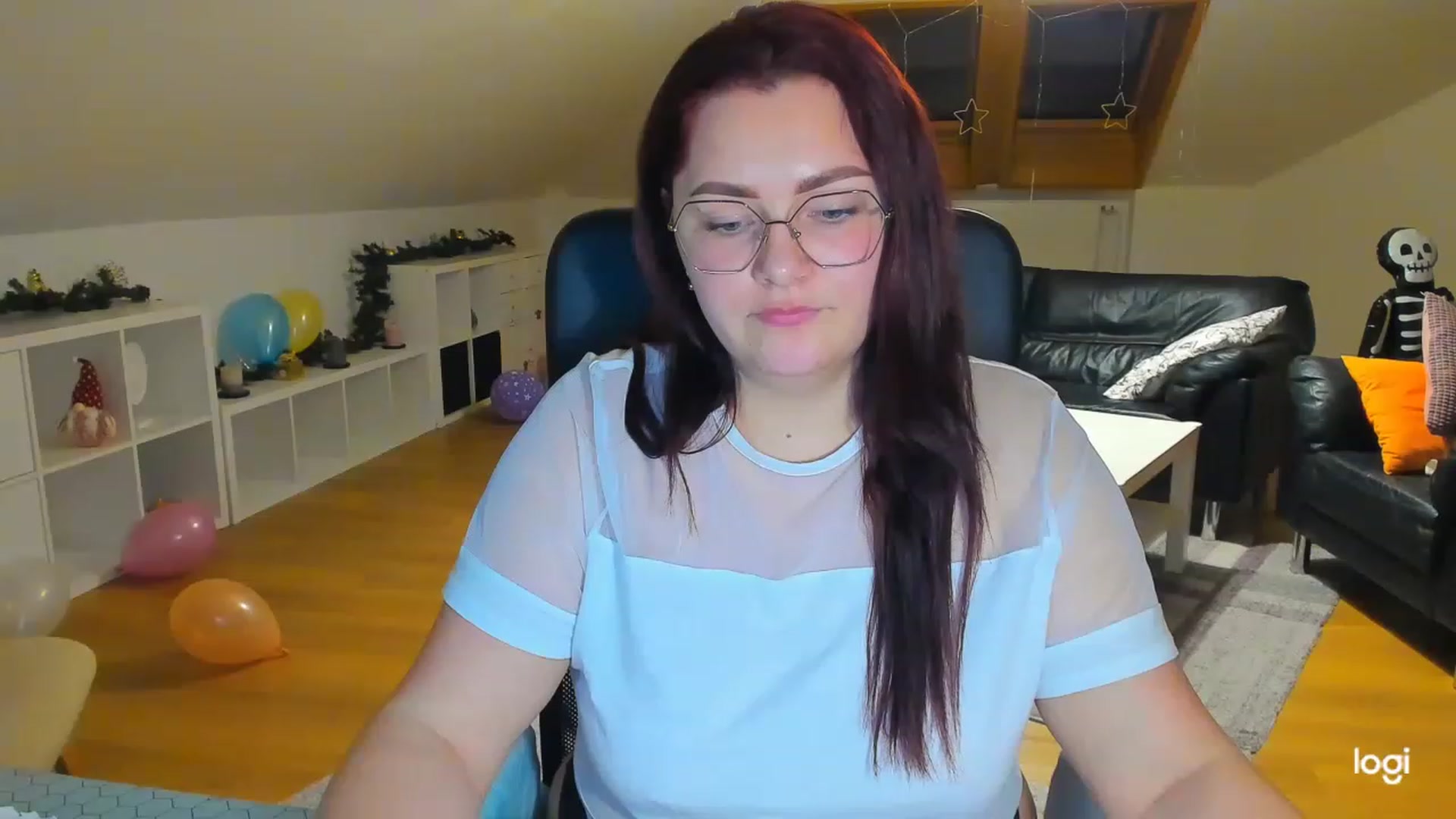Gallery image thumbnail from Nikky_Ray's myfreecams stream on, 02/17/2023, 18:00 image 18 of 20