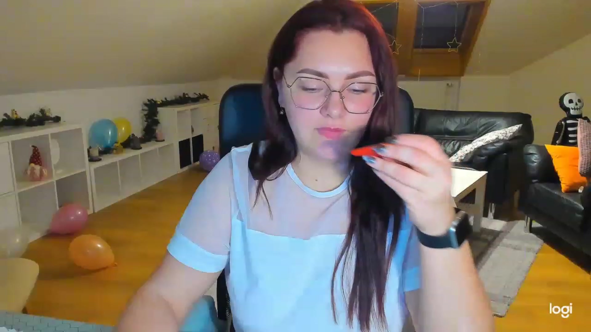Gallery image thumbnail from Nikky_Ray's myfreecams stream on, 02/17/2023, 18:00 image 10 of 20