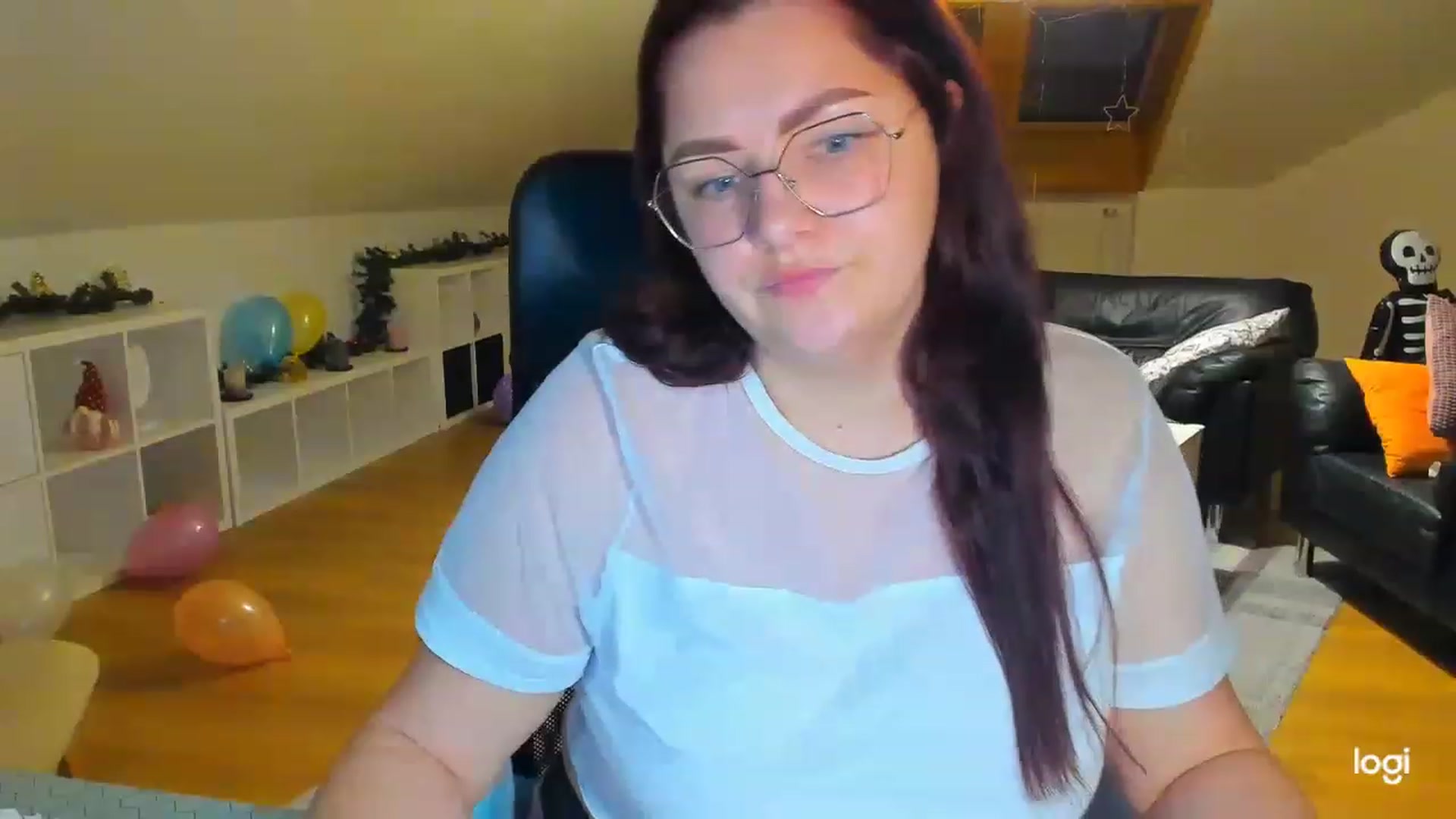 Gallery image thumbnail from Nikky_Ray's myfreecams stream on, 02/17/2023, 20:24 image 6 of 20